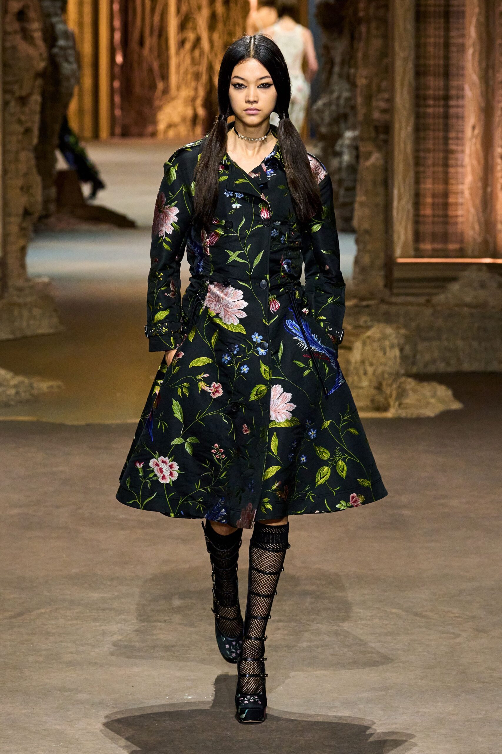 black cotton long-sleeve collared fitted floral buttoned dress