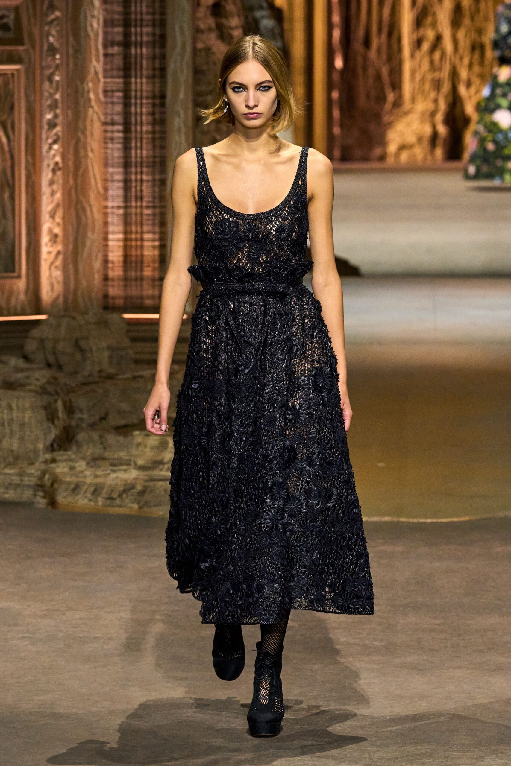black lace sleeveless v-neck fitted embroidered tiered dress