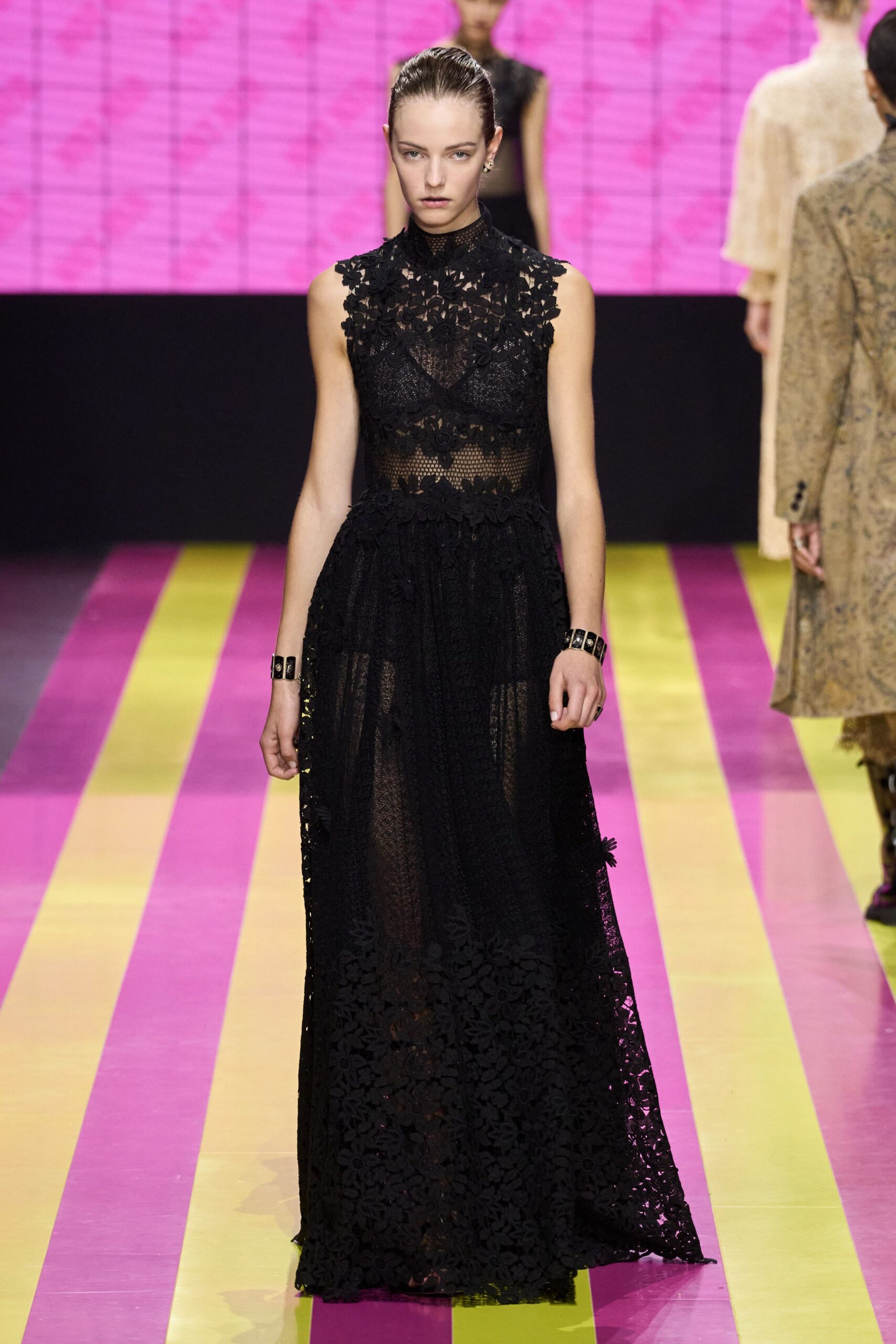 black lace sleeveless gown
