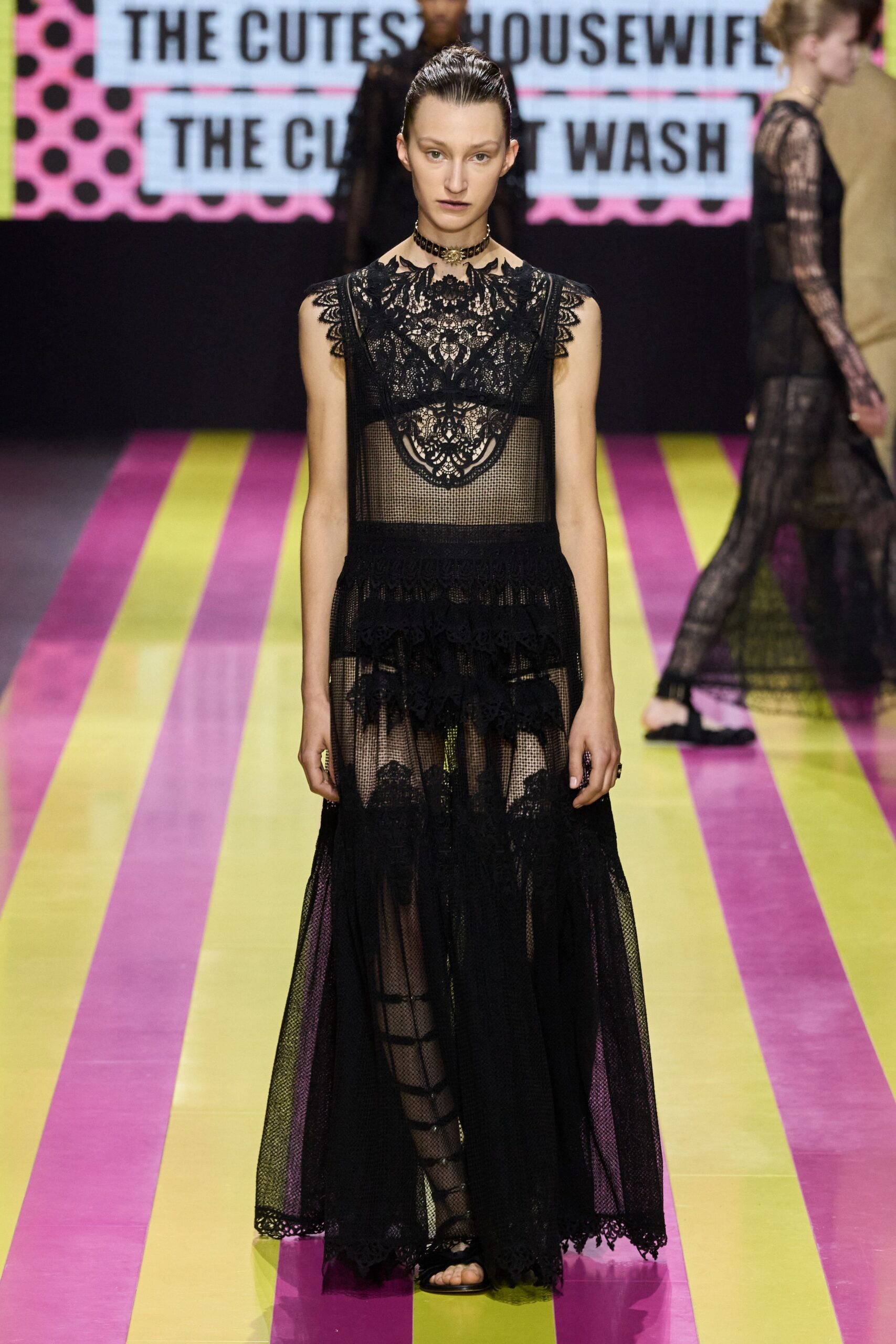 black lace sleeveless gown