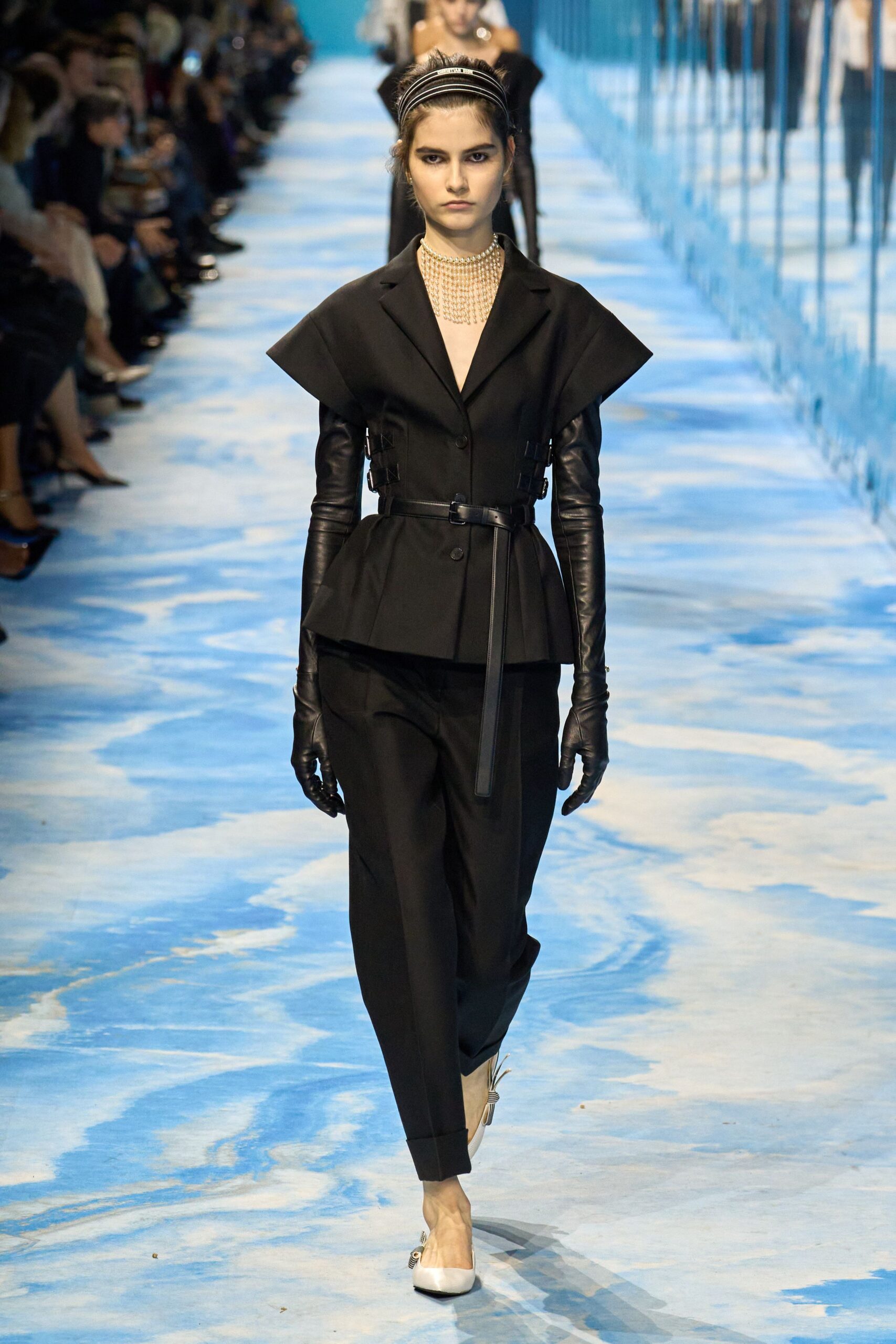 Christian Dior Spring 2025 Ready-to-Wear Look 16