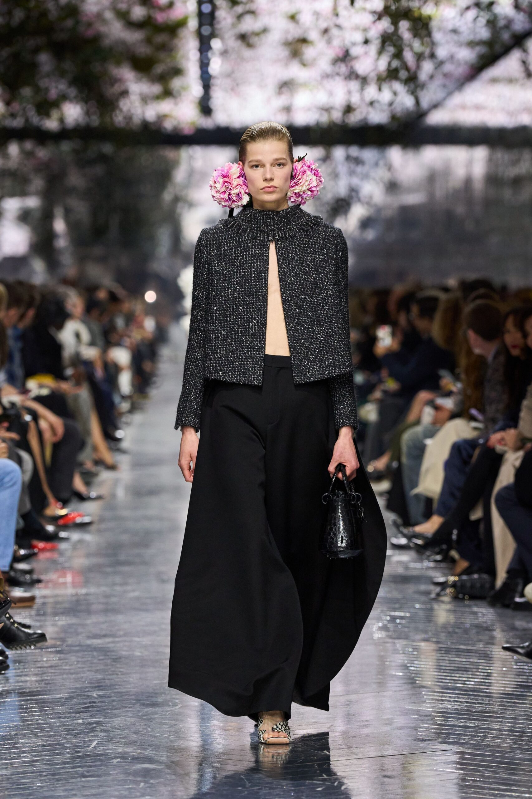 black tweed long-sleeve collared structured buttoned short jacket