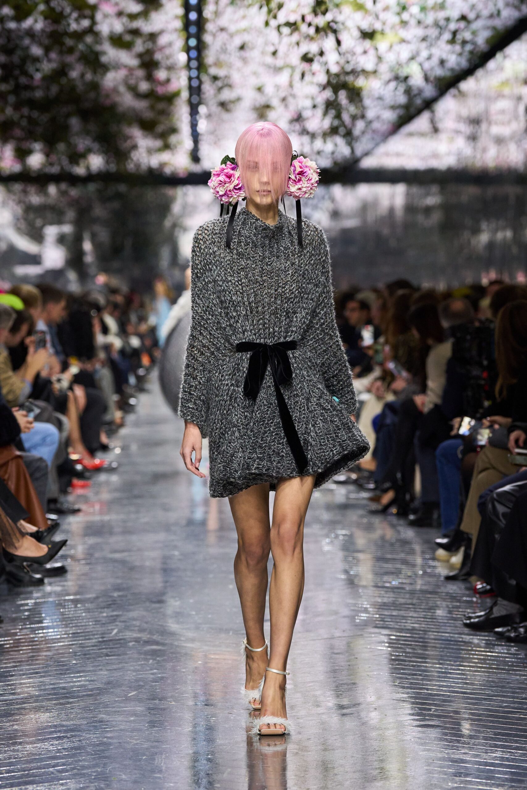 gray tweed long-sleeve collared relaxed belted short coat