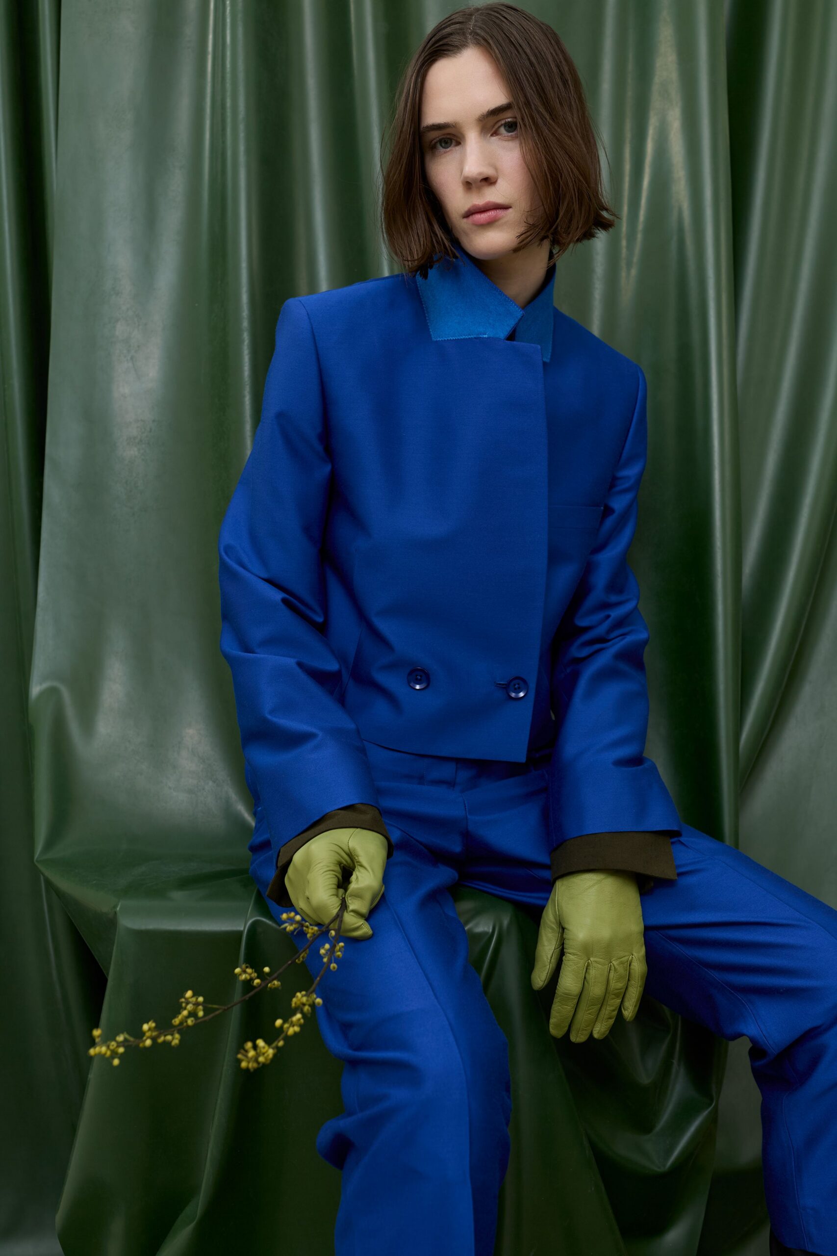 blue cotton long-sleeve collared structured blazer