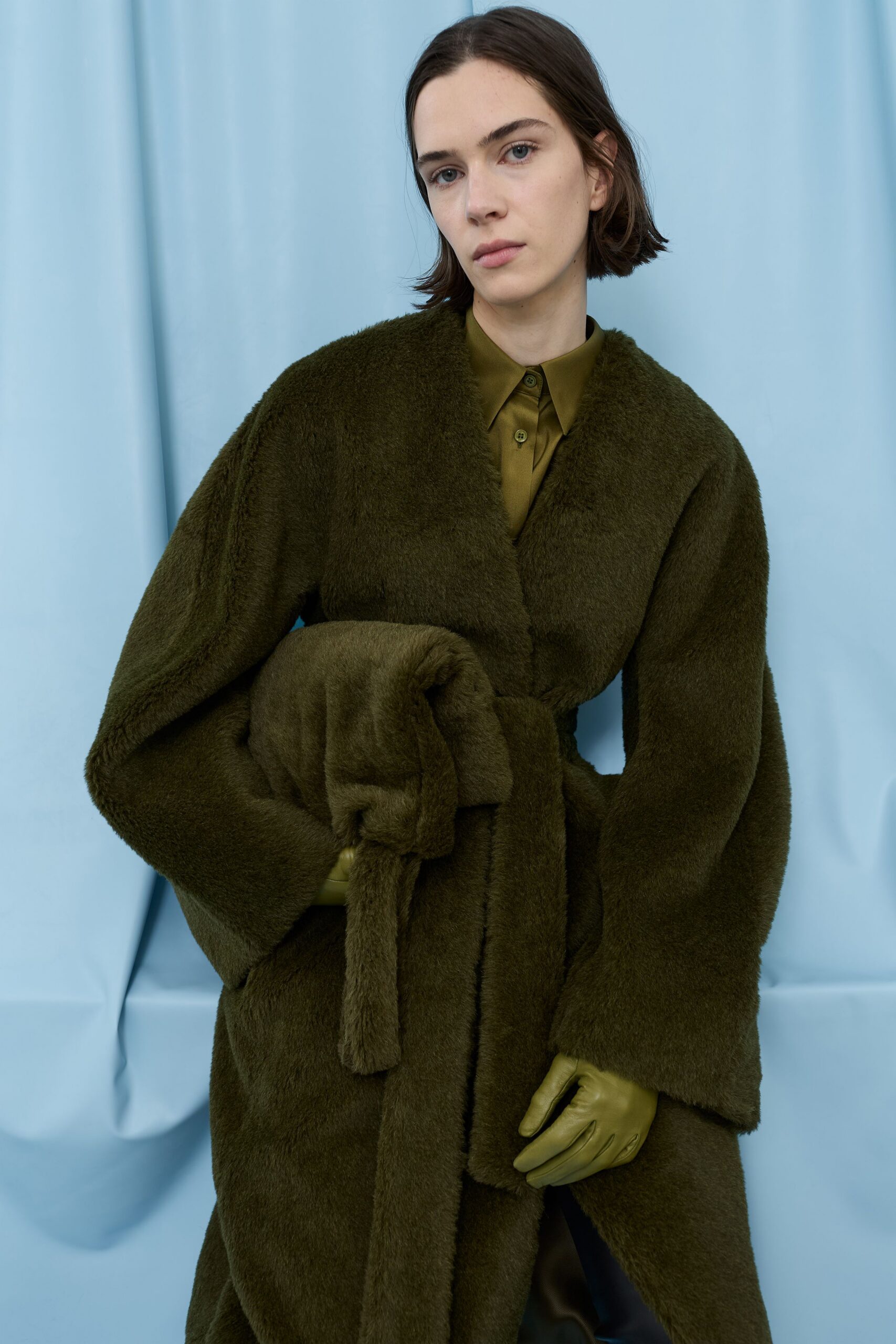 green leather fitted gloves