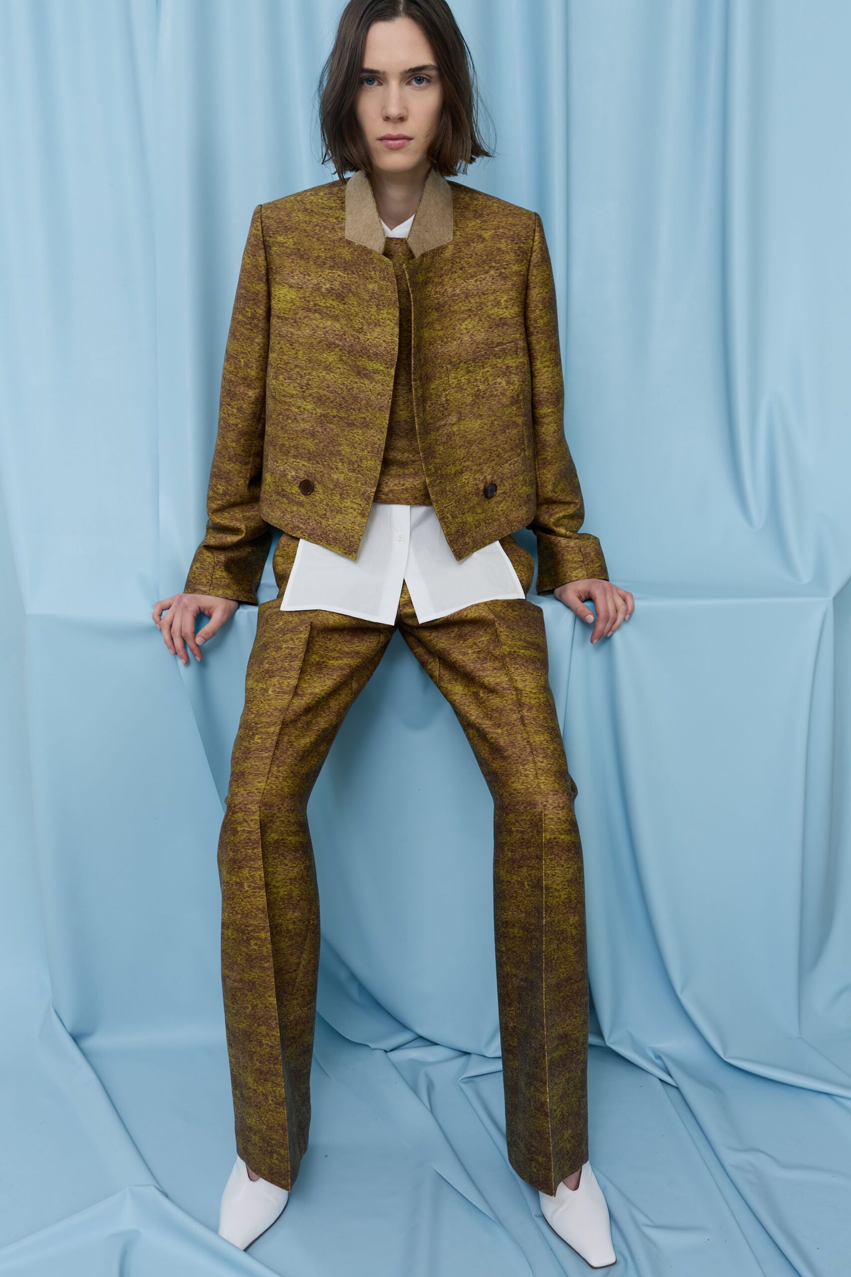 brown wool long-sleeve collared structured buttoned jacket
