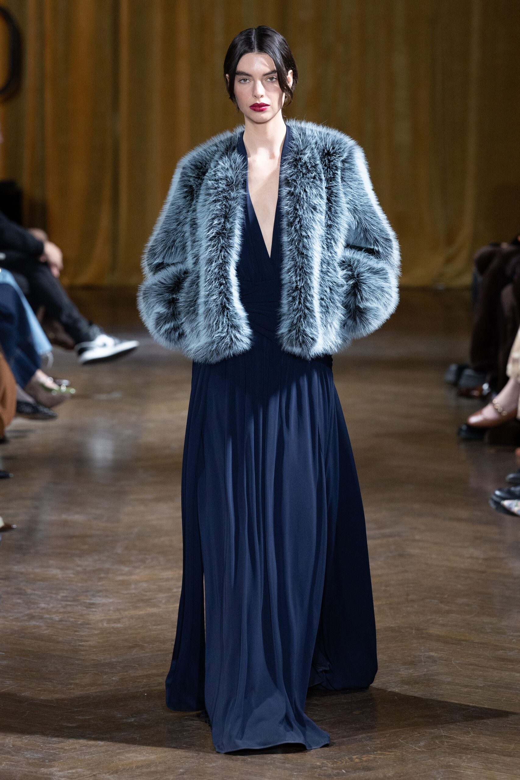 gray fur short-sleeve relaxed layered coat