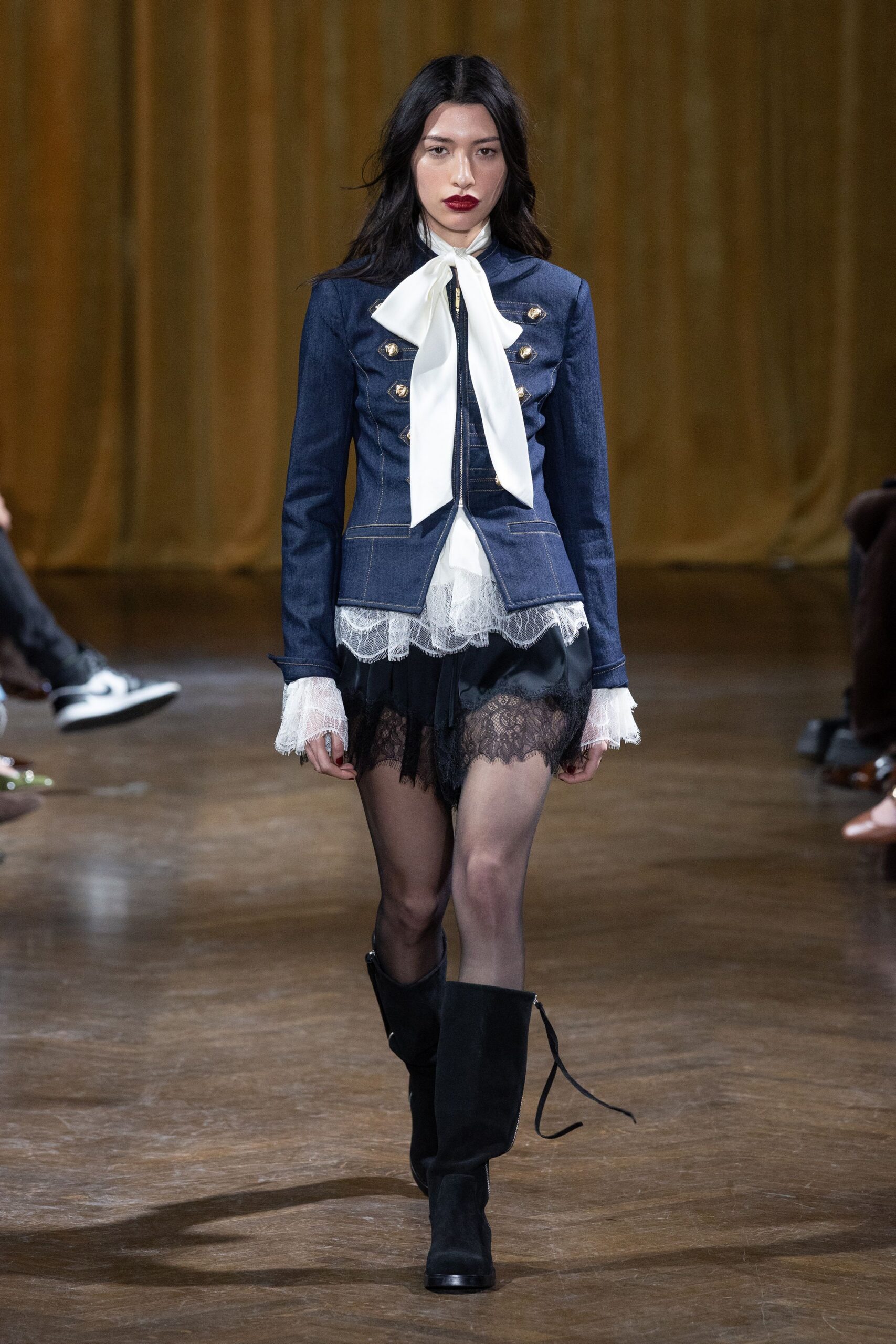 blue denim long-sleeve collared fitted buttoned jacket