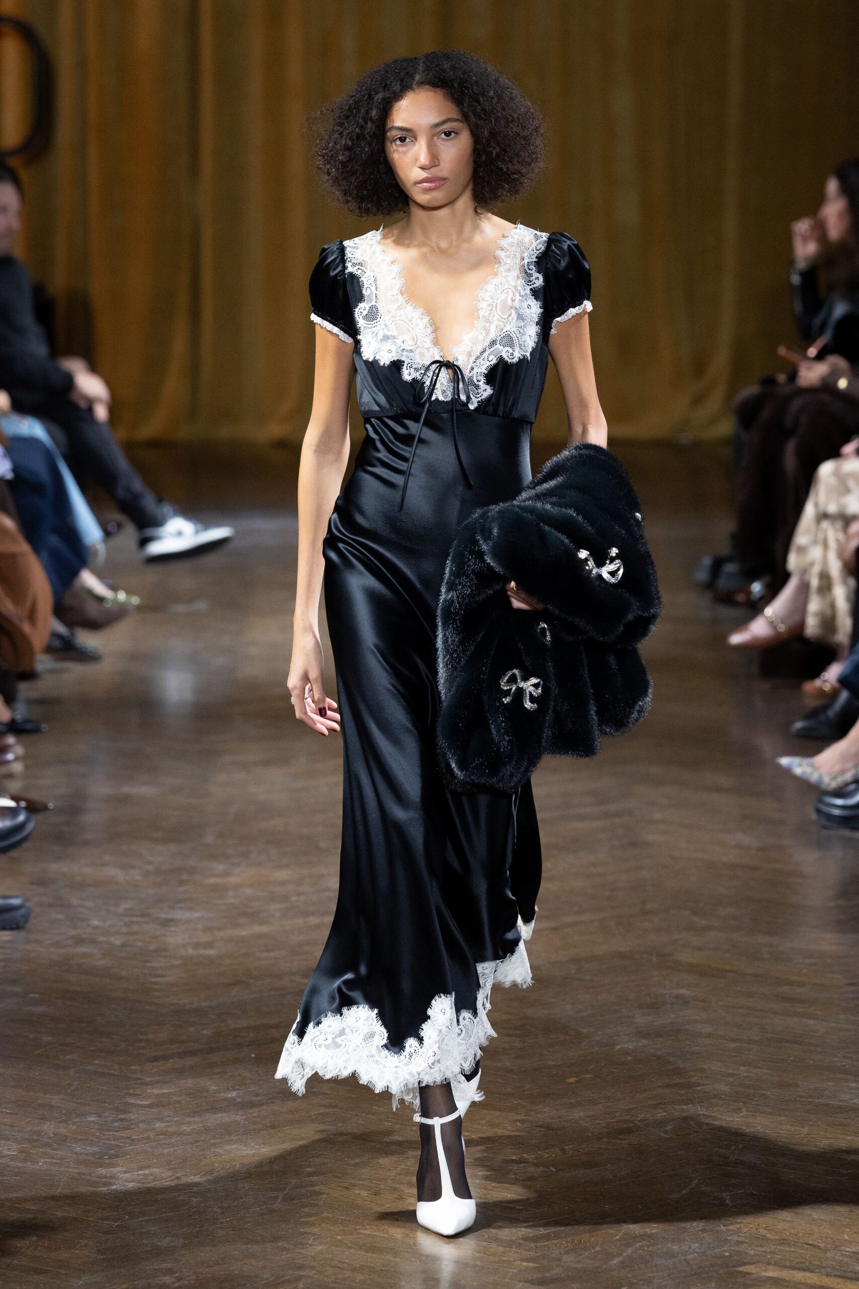 Cinq à Sept Fall 2026 Ready-to-Wear Look 33