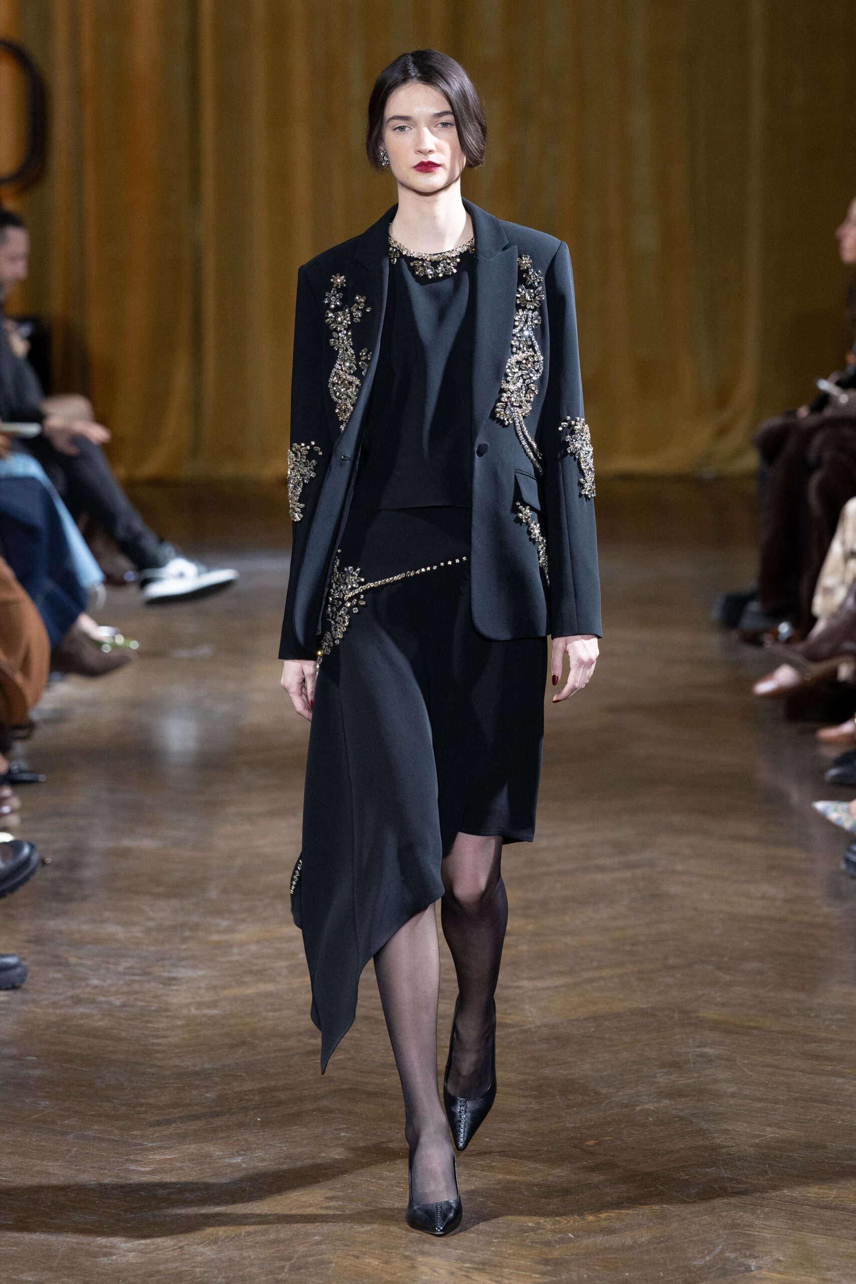 black wool long-sleeve collared tailored embroidered blazer
