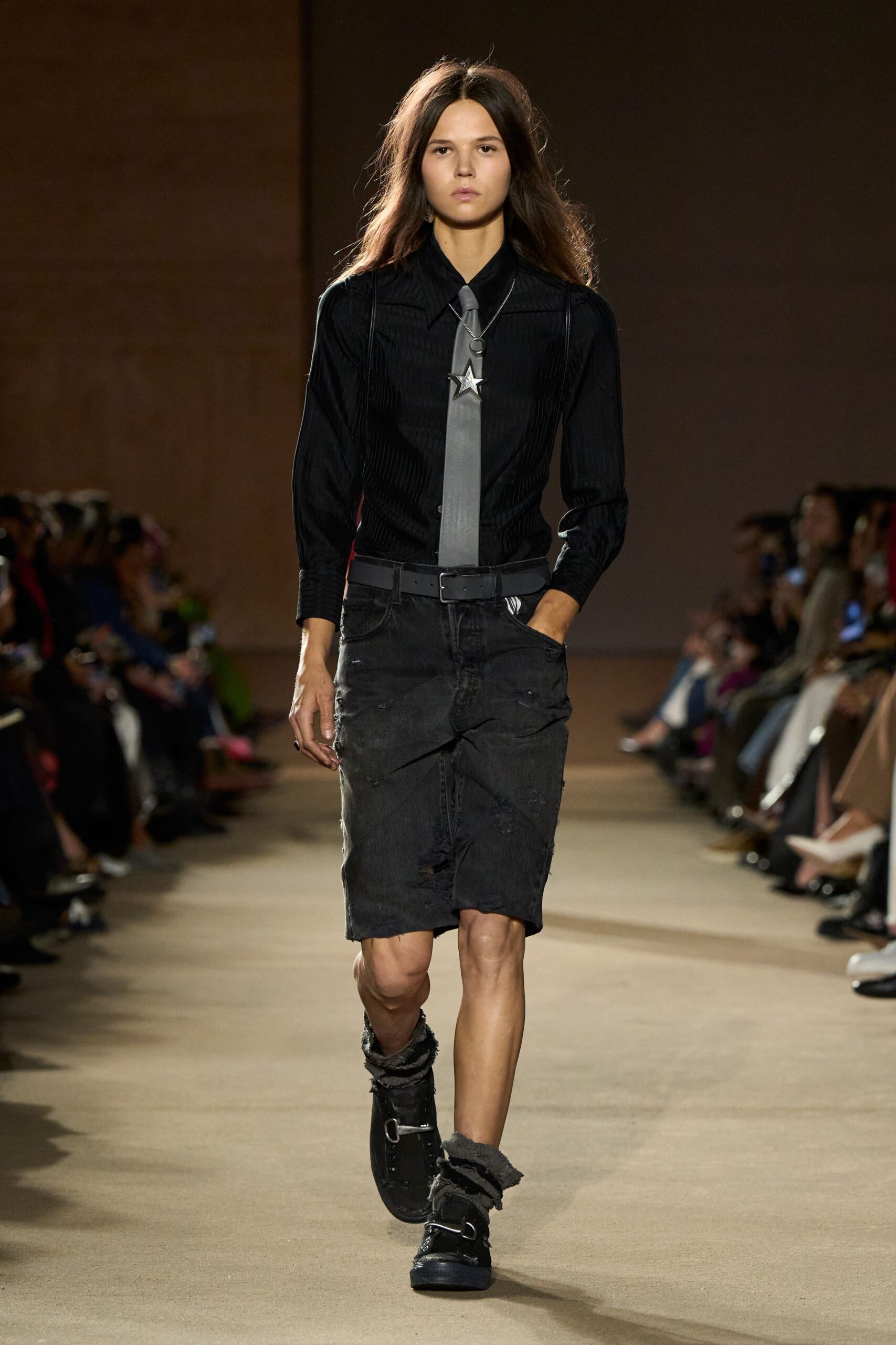 black denim relaxed zippered pockets short shorts