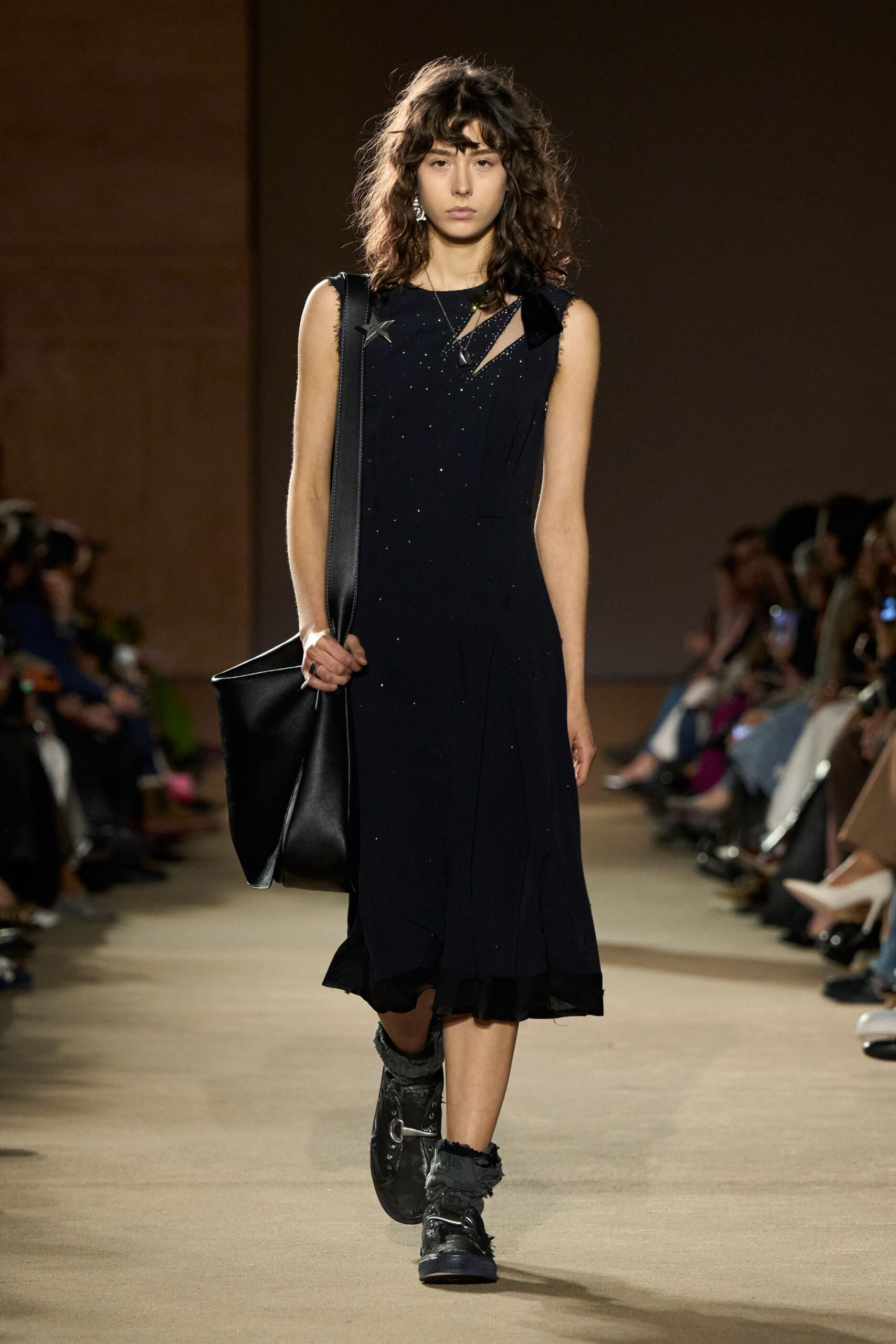 black fitted sleeveless dress