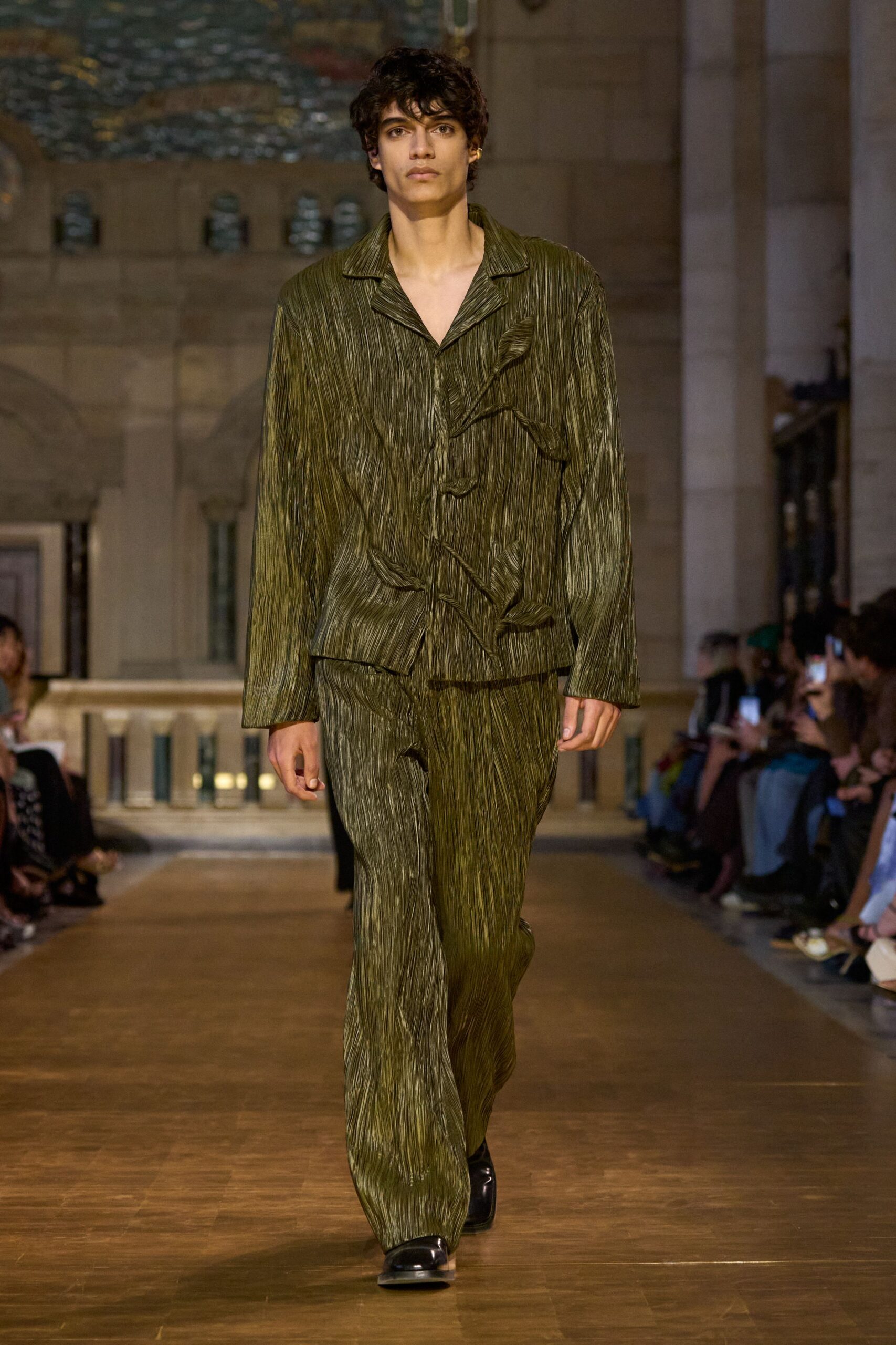 green cotton long-sleeve collared relaxed textured suit