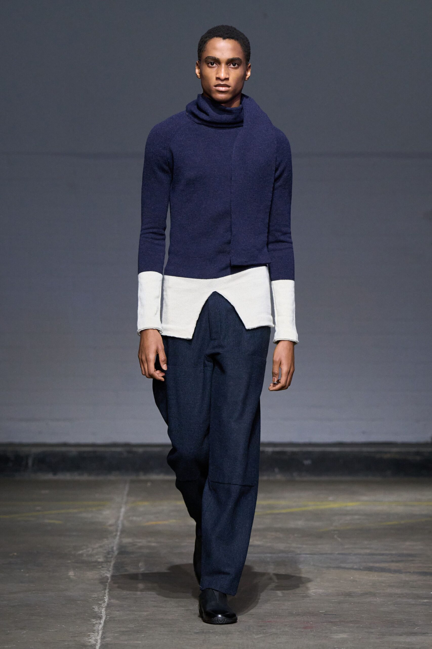 blue cotton long-sleeve collared fitted layered top