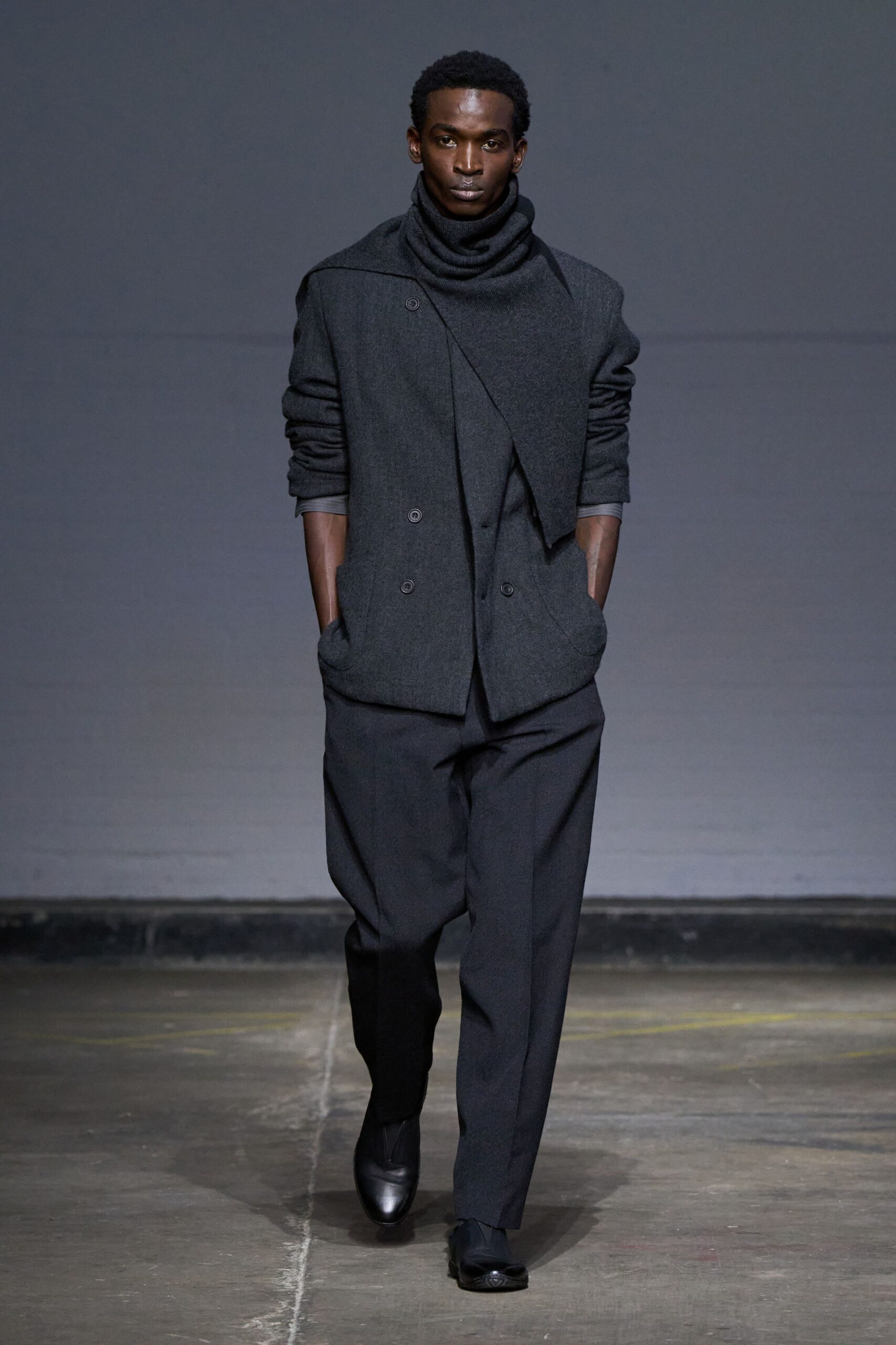 gray wool long-sleeve collared structured blazer