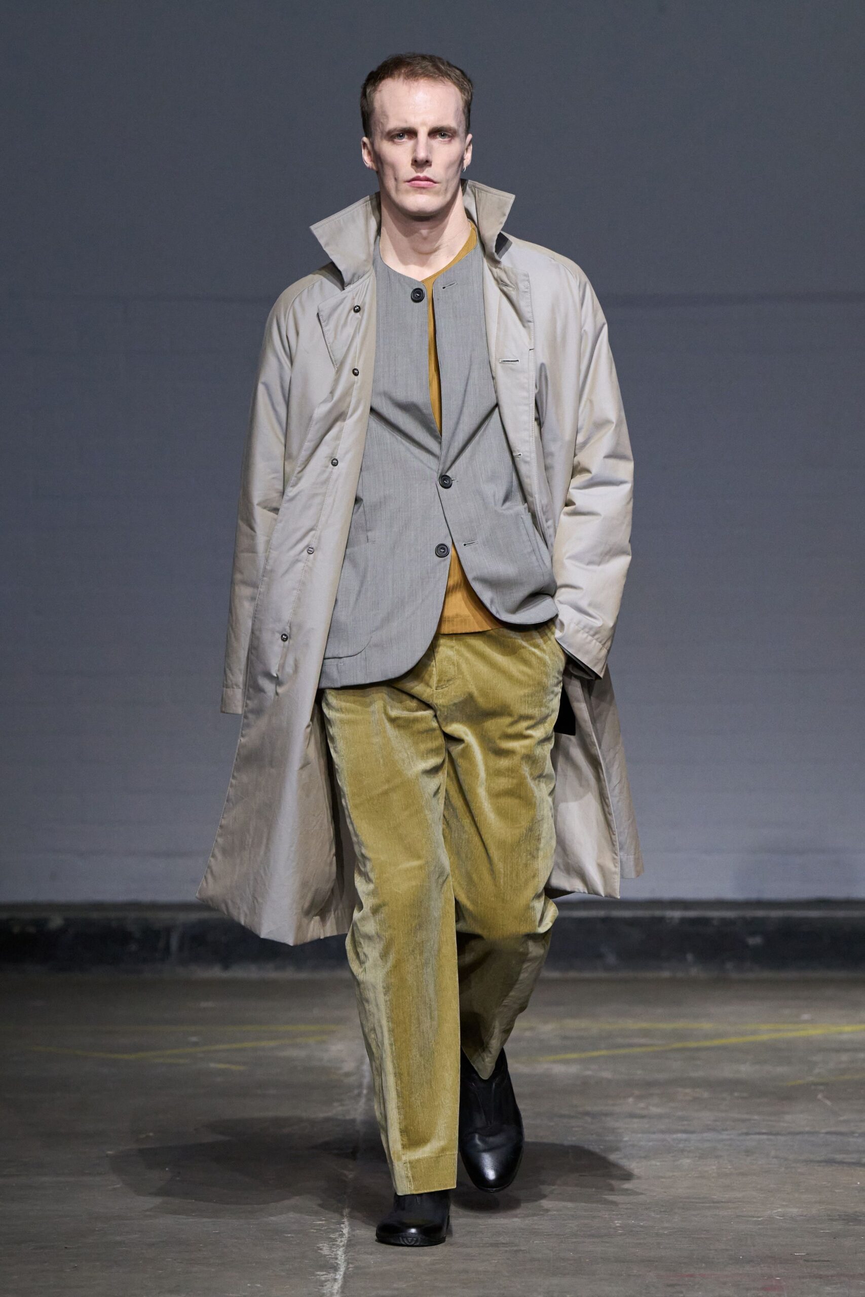 green cotton slim pleated pants