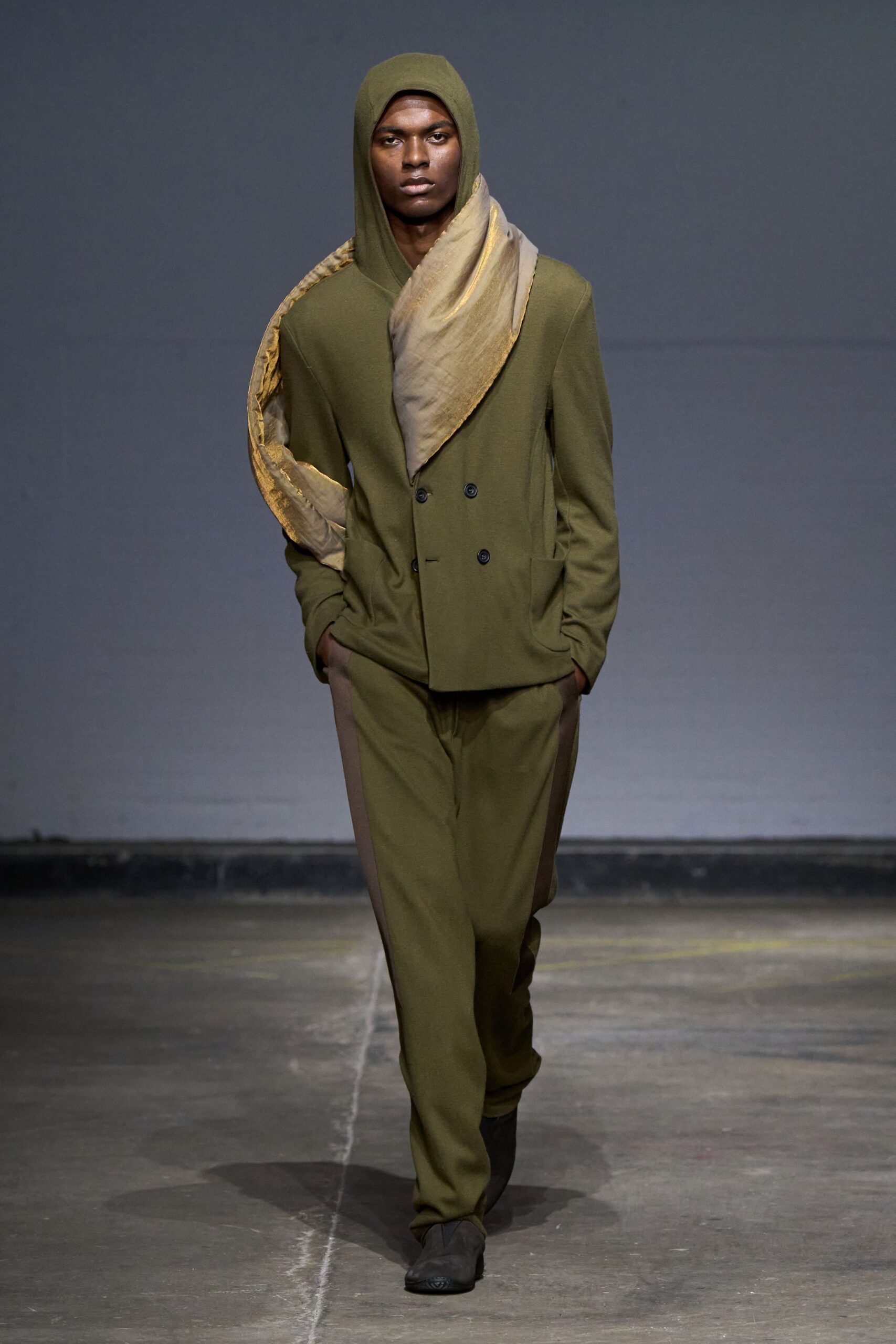 green wool fitted pants