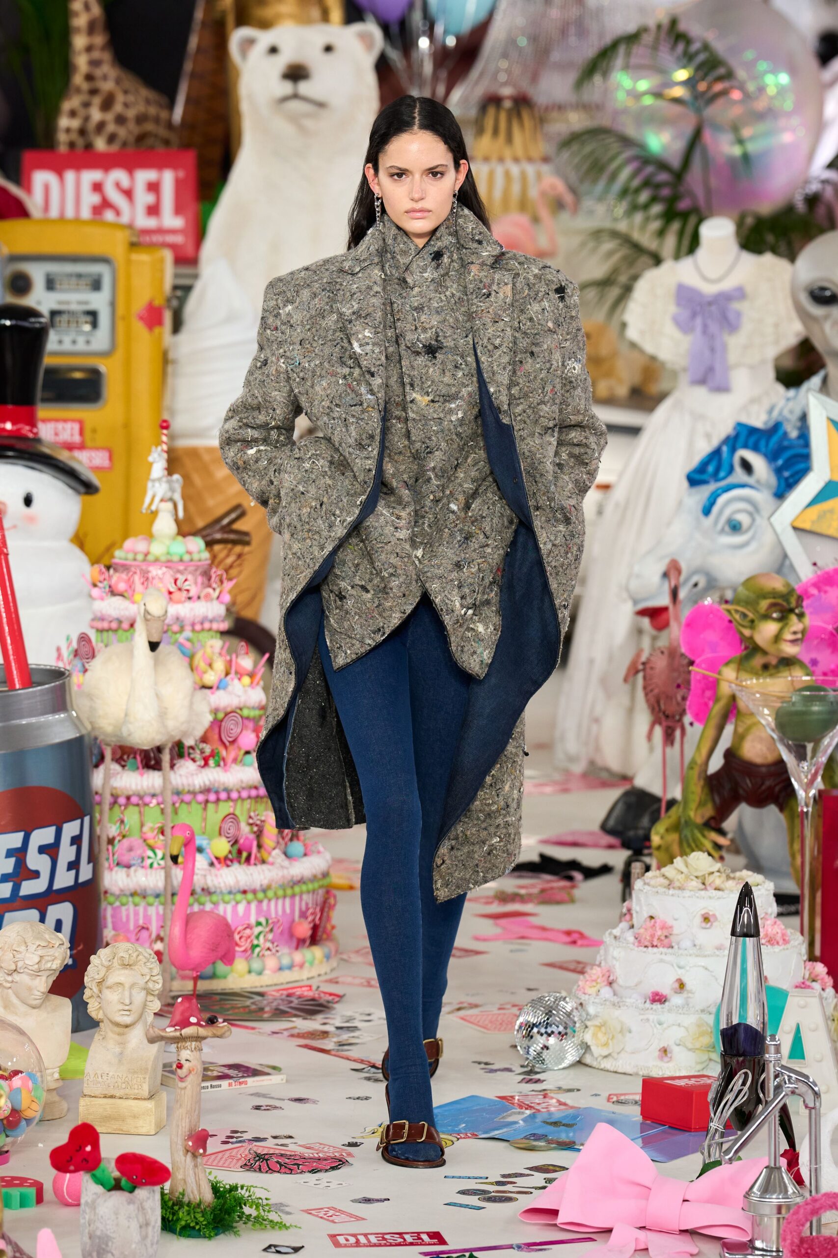 gray wool long-sleeve collared relaxed layered coat