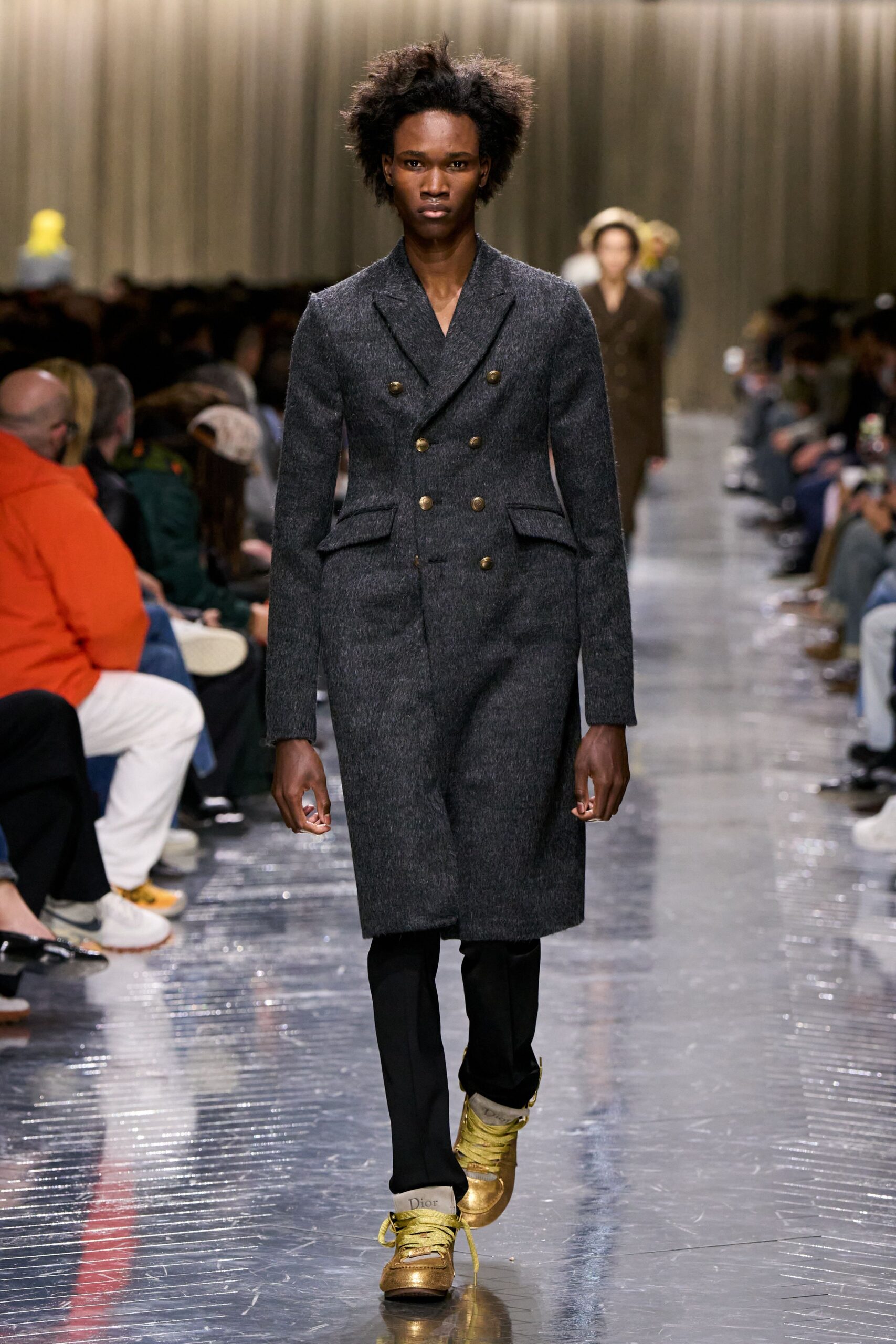 gray wool long-sleeve double-breasted tailored buttoned coat