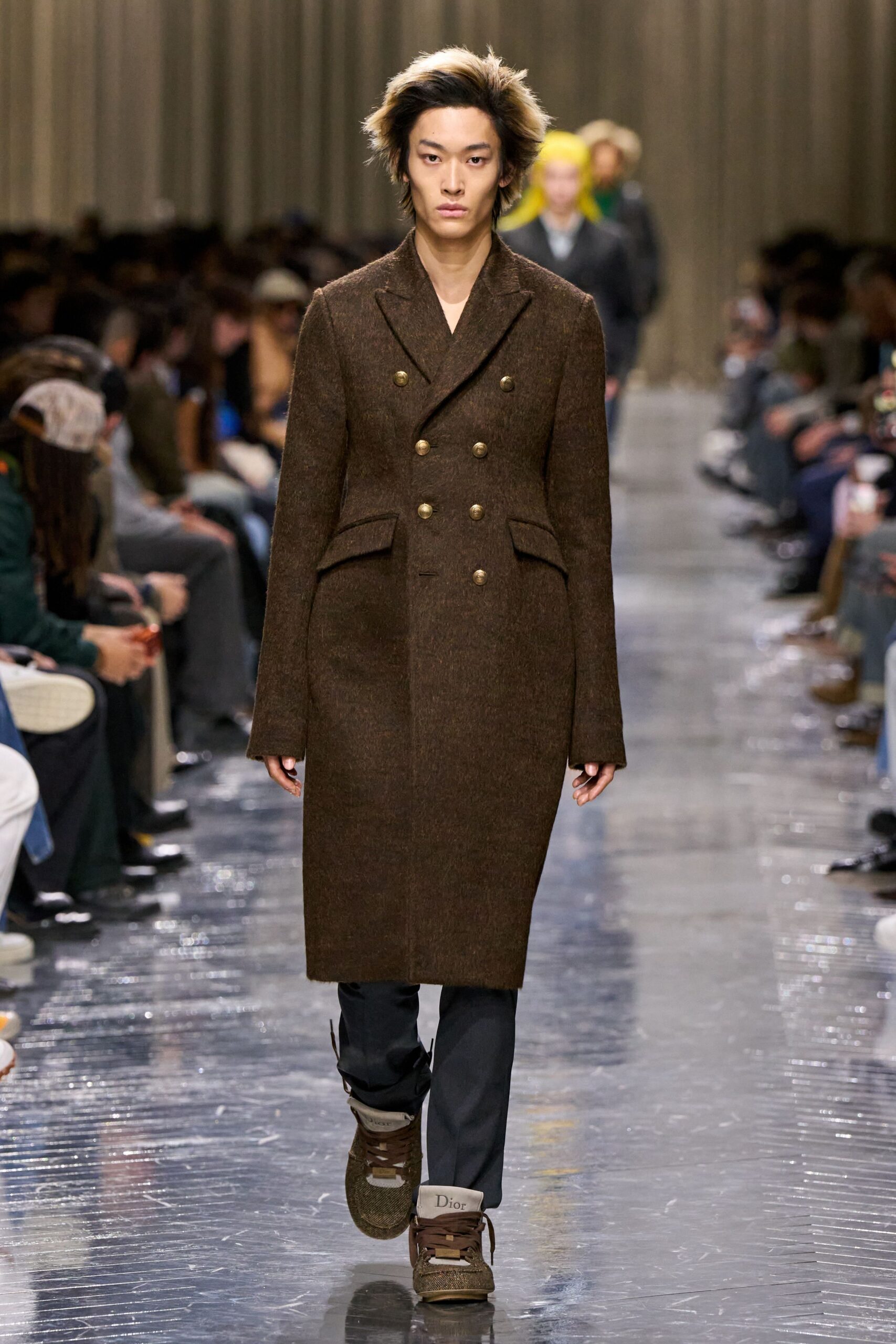 brown wool long-sleeve double-breasted structured coat