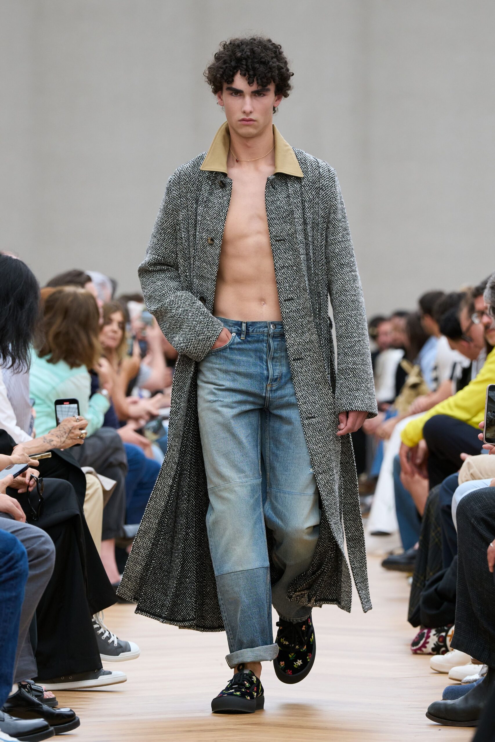 gray wool long-sleeve collared relaxed buttoned layered coat