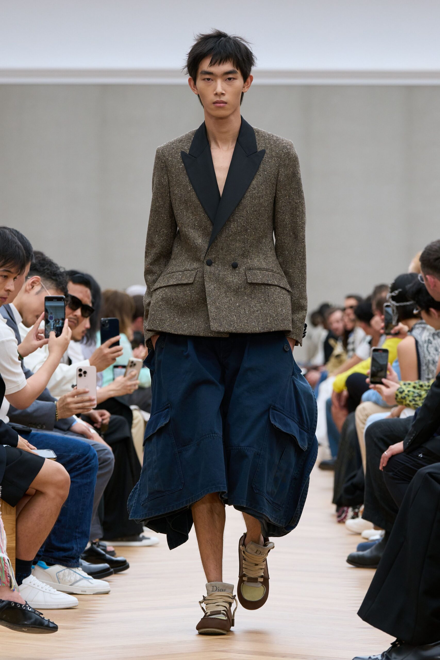 brown tweed long-sleeve collared structured blazer