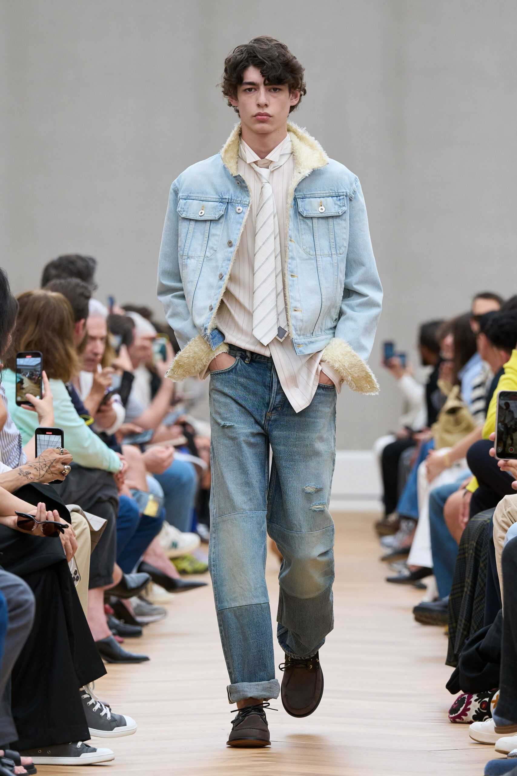 blue denim long-sleeve collared relaxed fringed jacket
