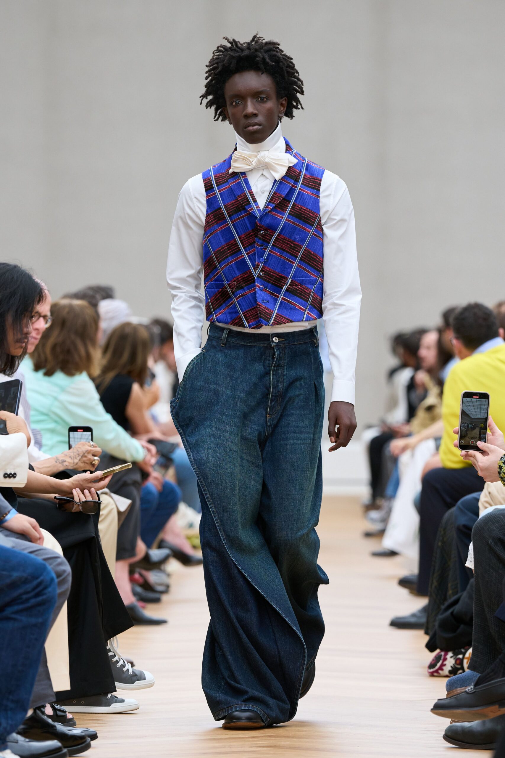 blue cotton sleeveless collared relaxed checked vest