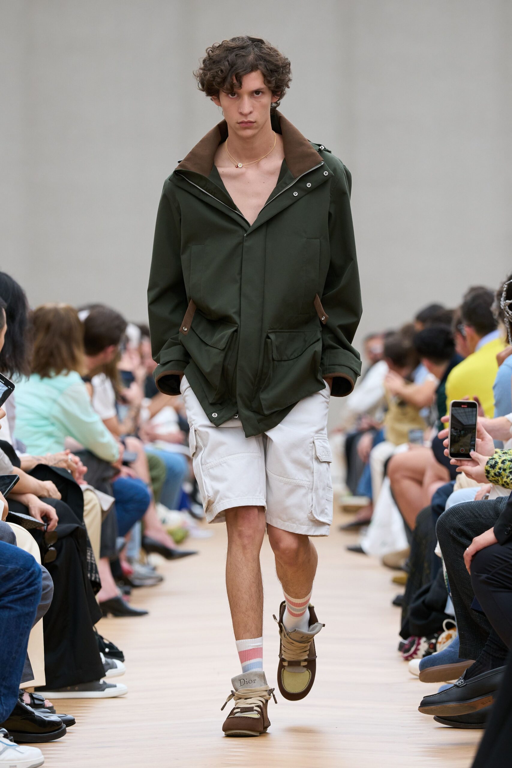 green cotton long-sleeve collared relaxed zippered jacket