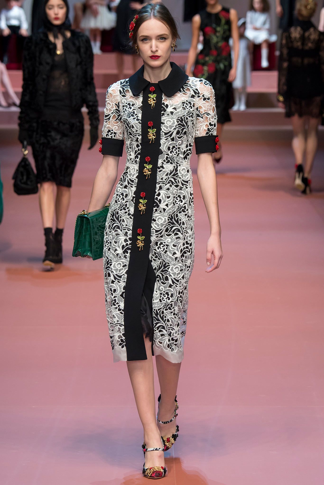 Dolce & Gabbana Fall 2015 Ready-to-Wear Look 13