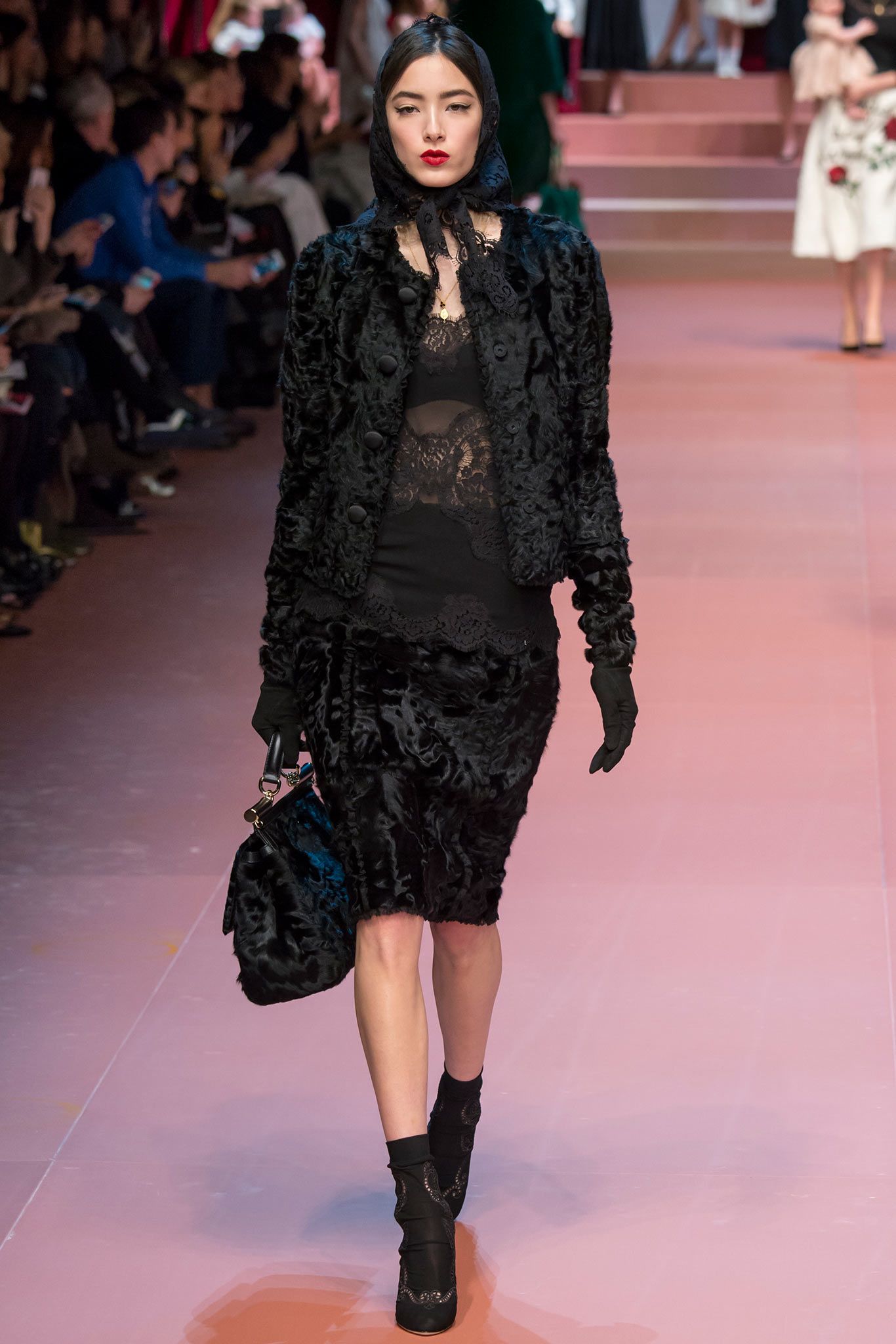 Dolce & Gabbana Fall 2015 Ready-to-Wear Look 14