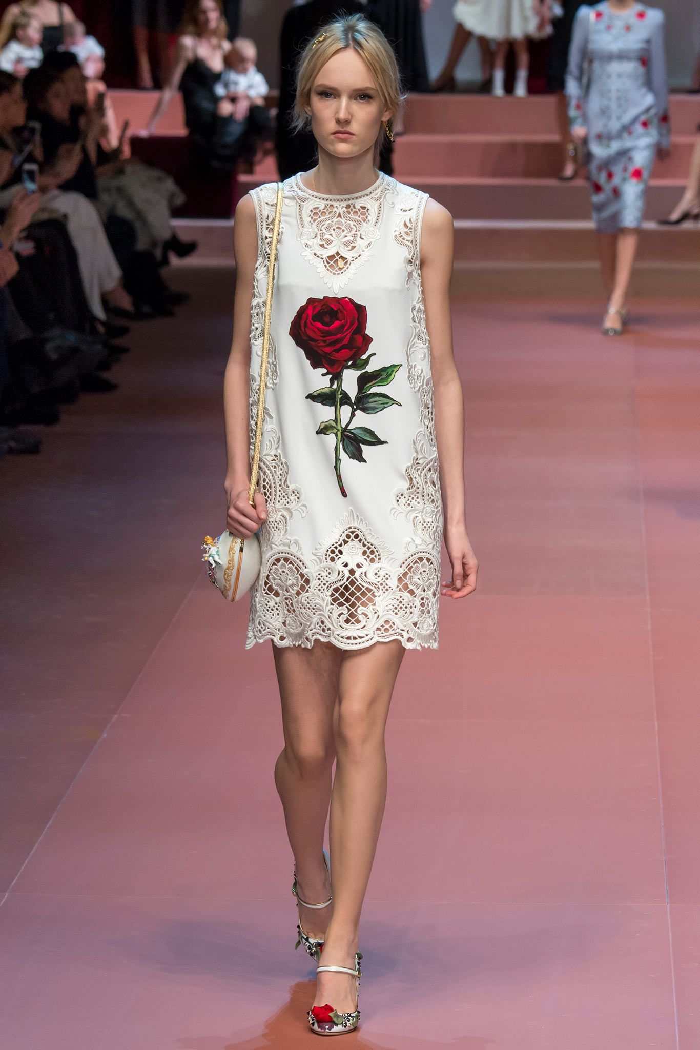 Dolce & Gabbana Fall 2015 Ready-to-Wear Look 17