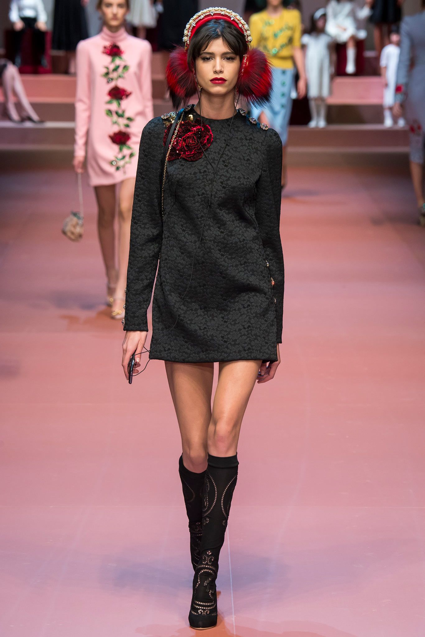 Dolce & Gabbana Fall 2015 Ready-to-Wear Look 22
