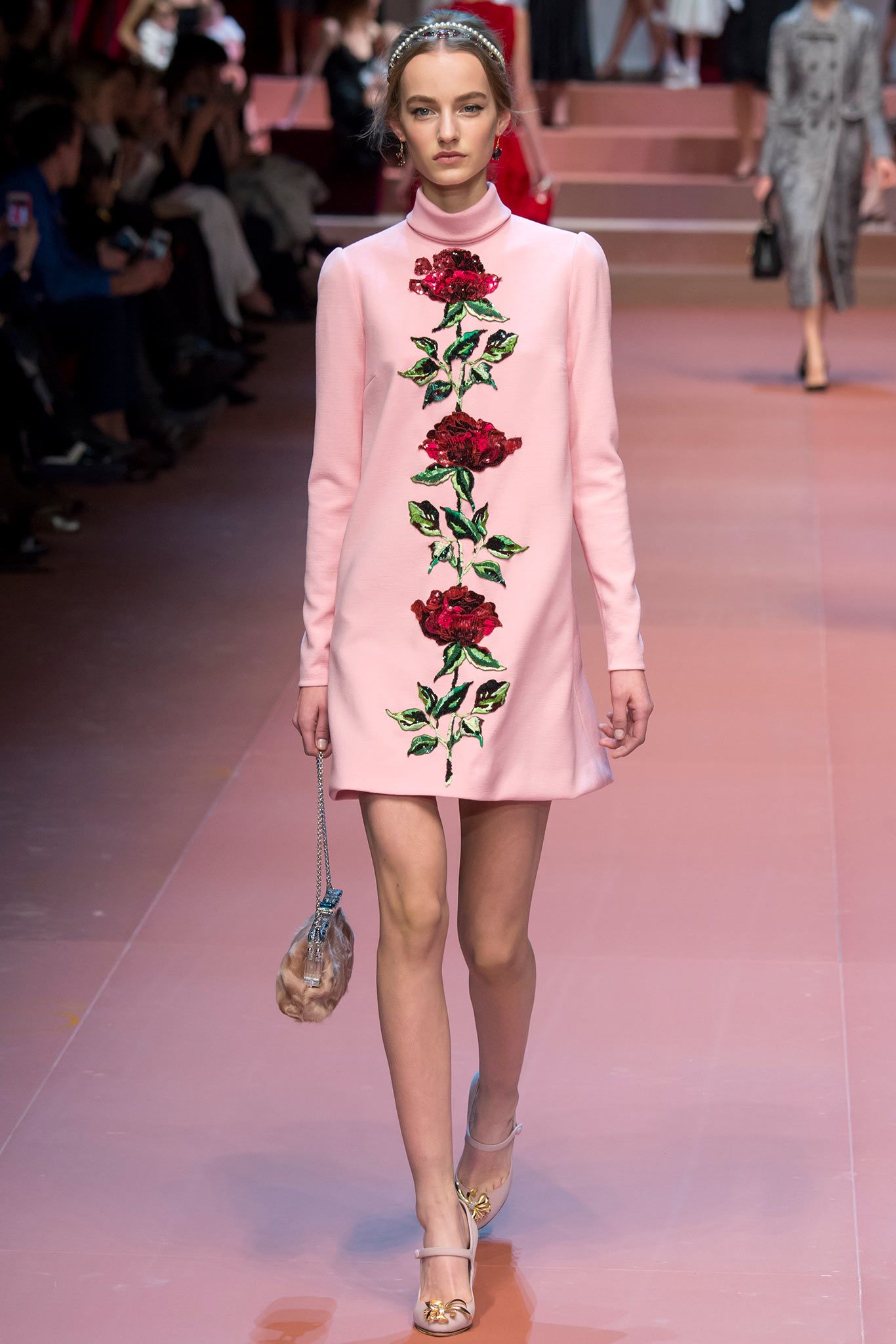 Dolce & Gabbana Fall 2015 Ready-to-Wear Look 23