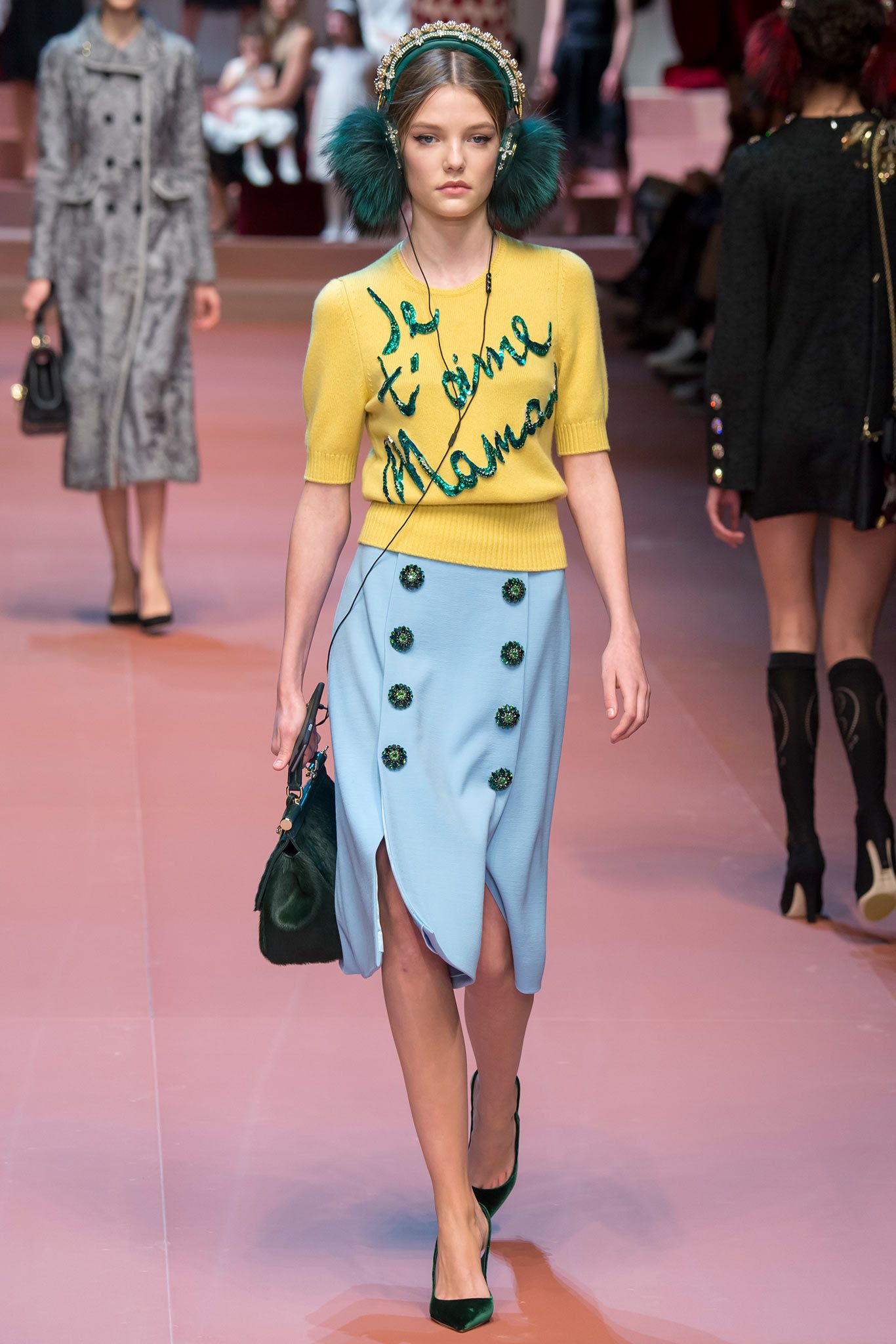Dolce & Gabbana Fall 2015 Ready-to-Wear Look 24