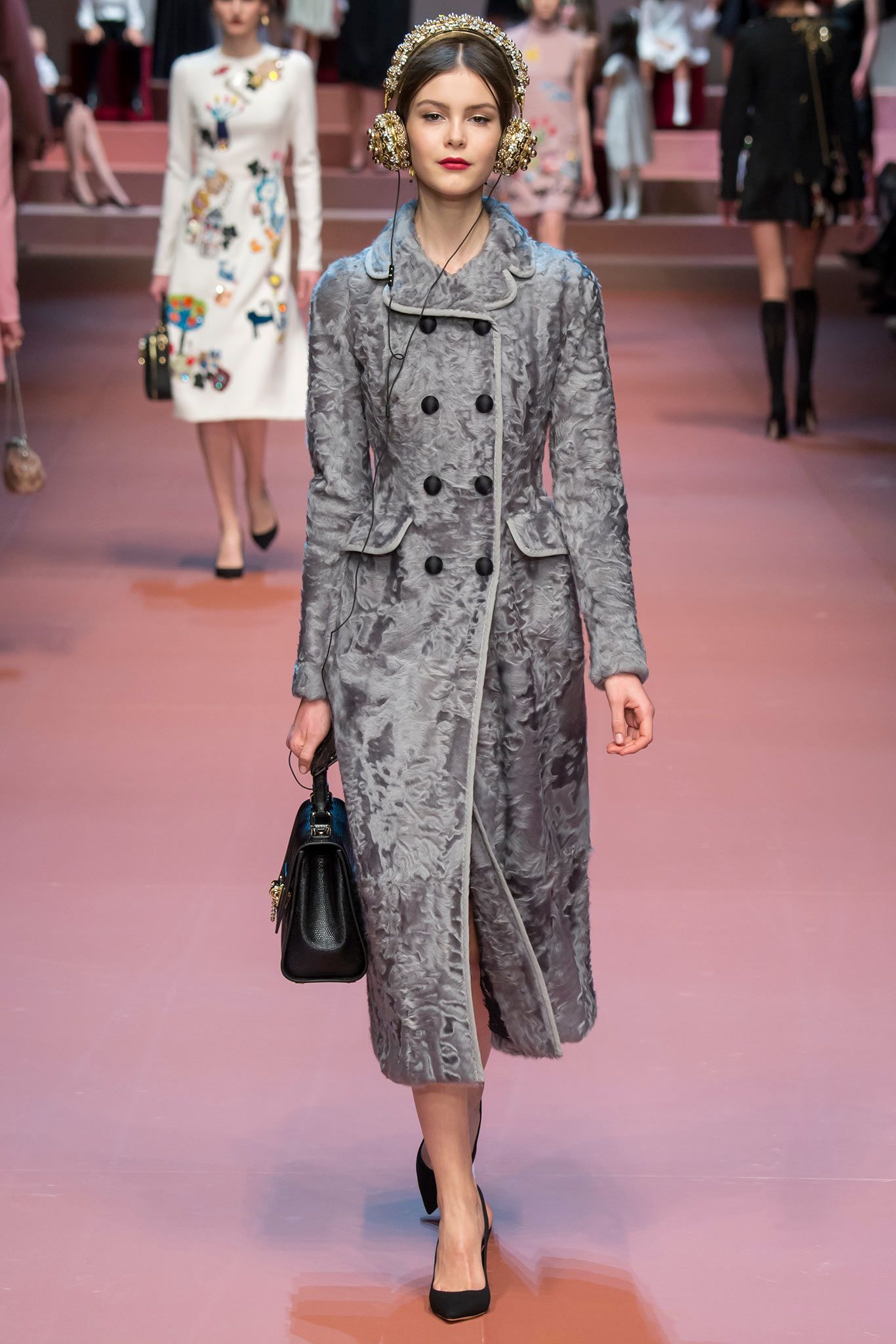 Dolce & Gabbana Fall 2015 Ready-to-Wear Look 25