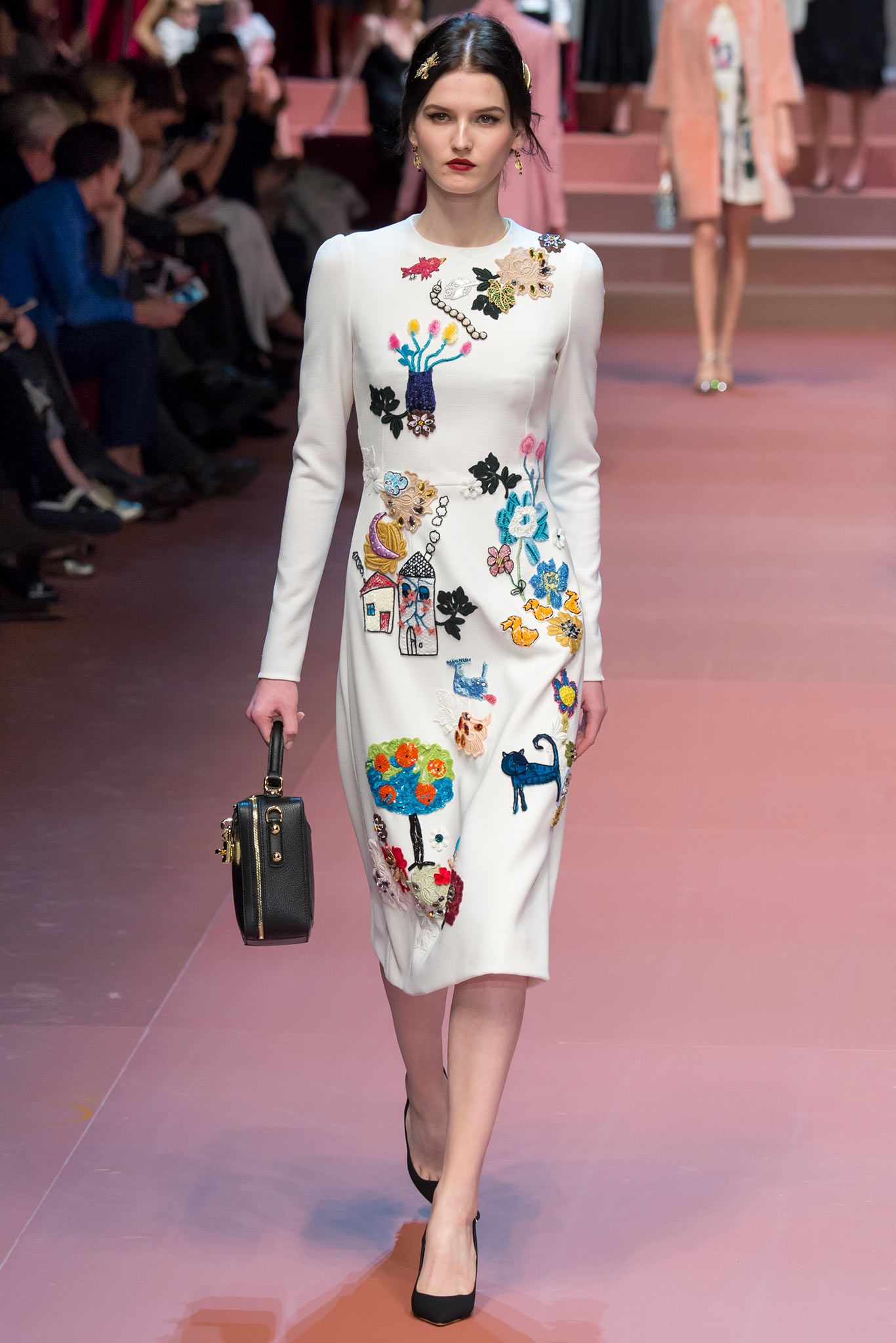 Dolce & Gabbana Fall 2015 Ready-to-Wear Look 26