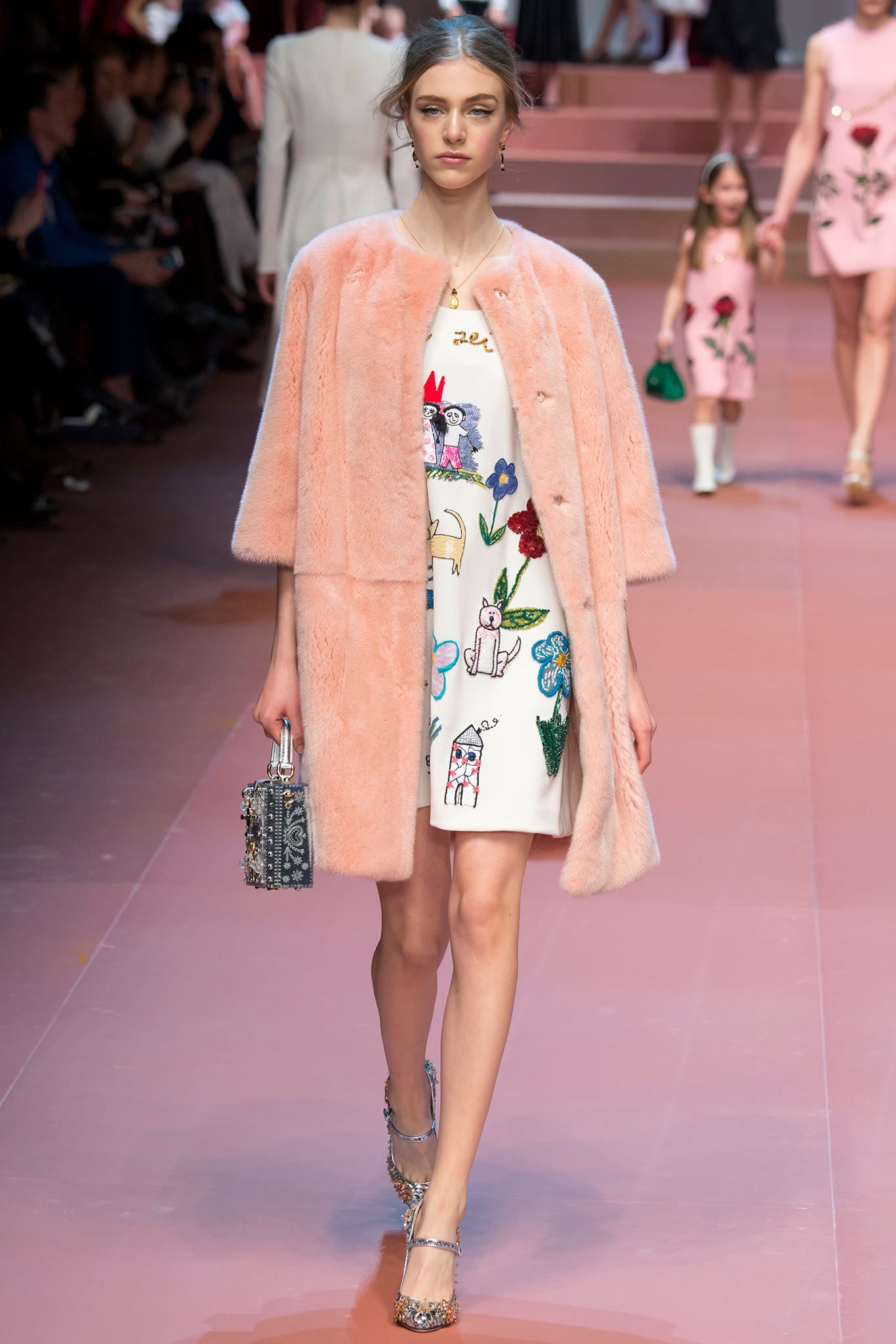 Dolce & Gabbana Fall 2015 Ready-to-Wear Look 28