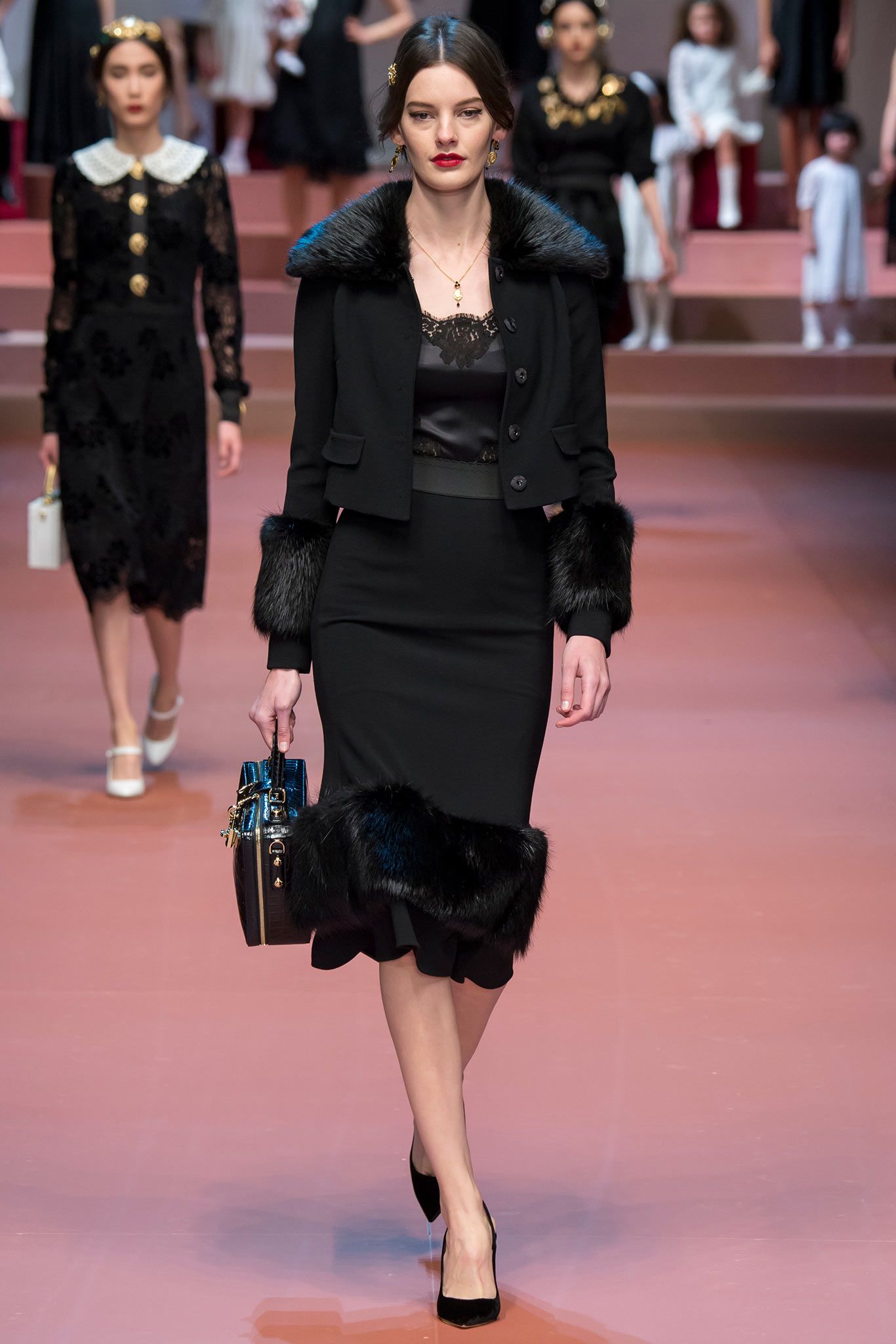Dolce & Gabbana Fall 2015 Ready-to-Wear Look 34