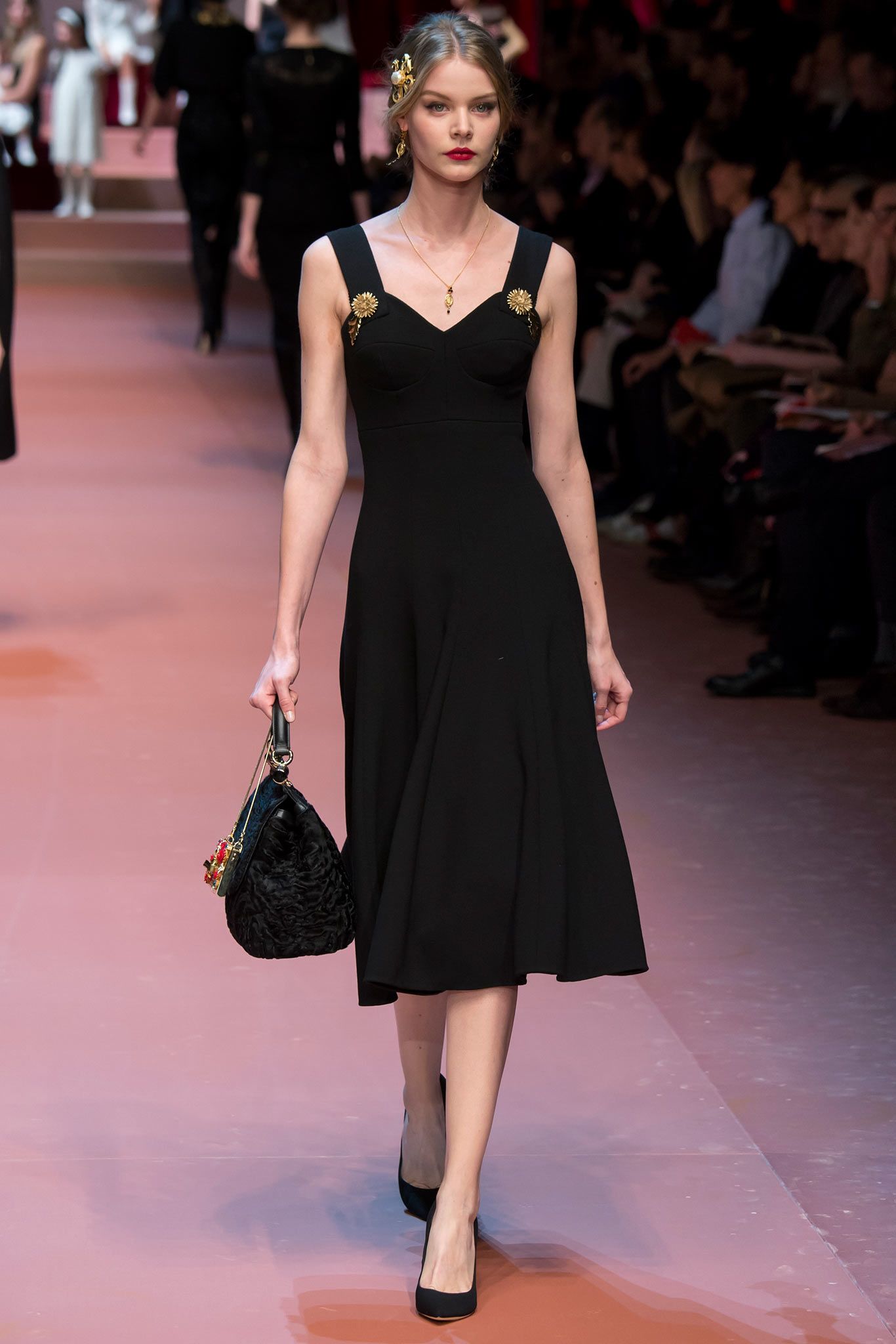 Dolce & Gabbana Fall 2015 Ready-to-Wear Look 39