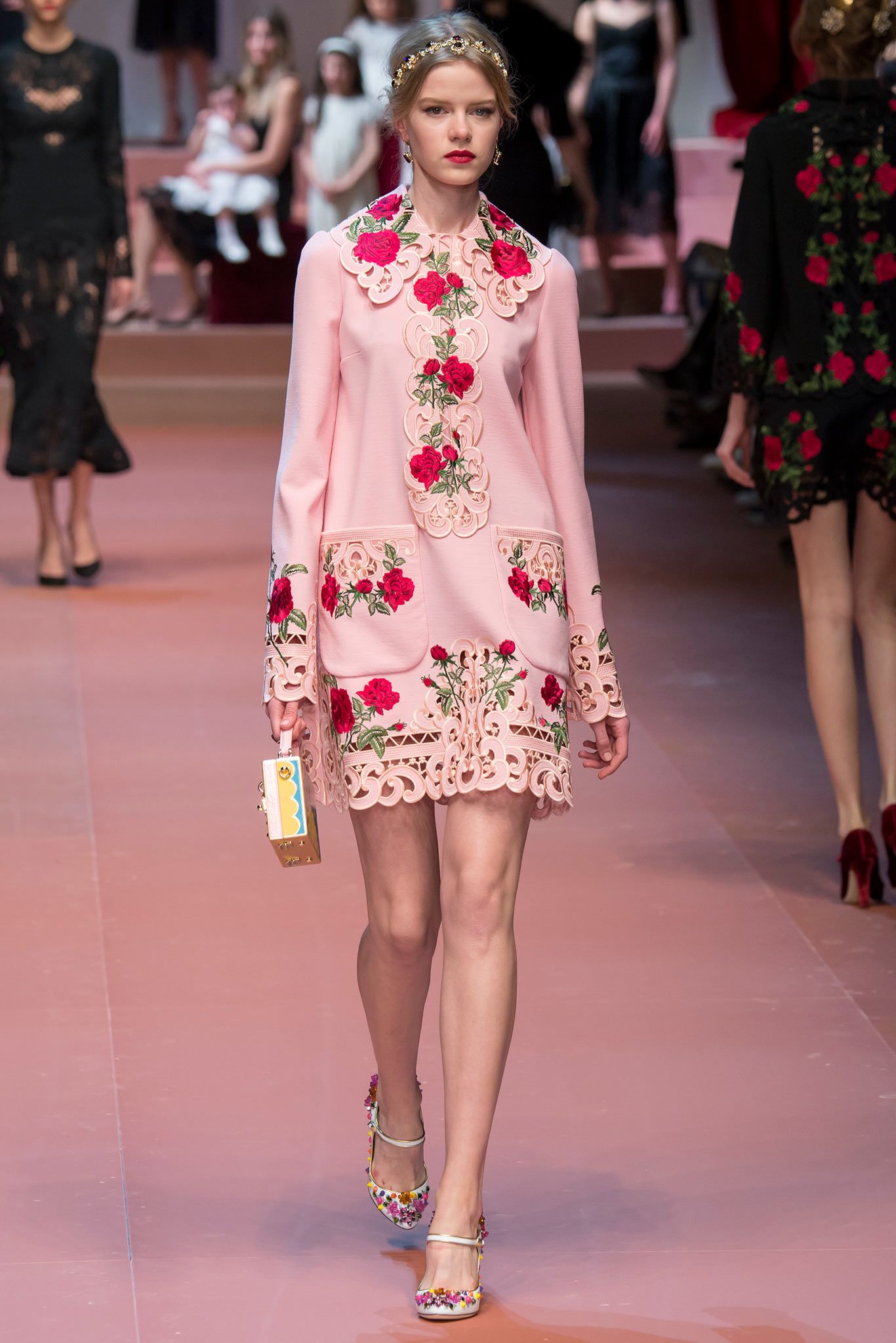 Dolce & Gabbana Fall 2015 Ready-to-Wear Look 54