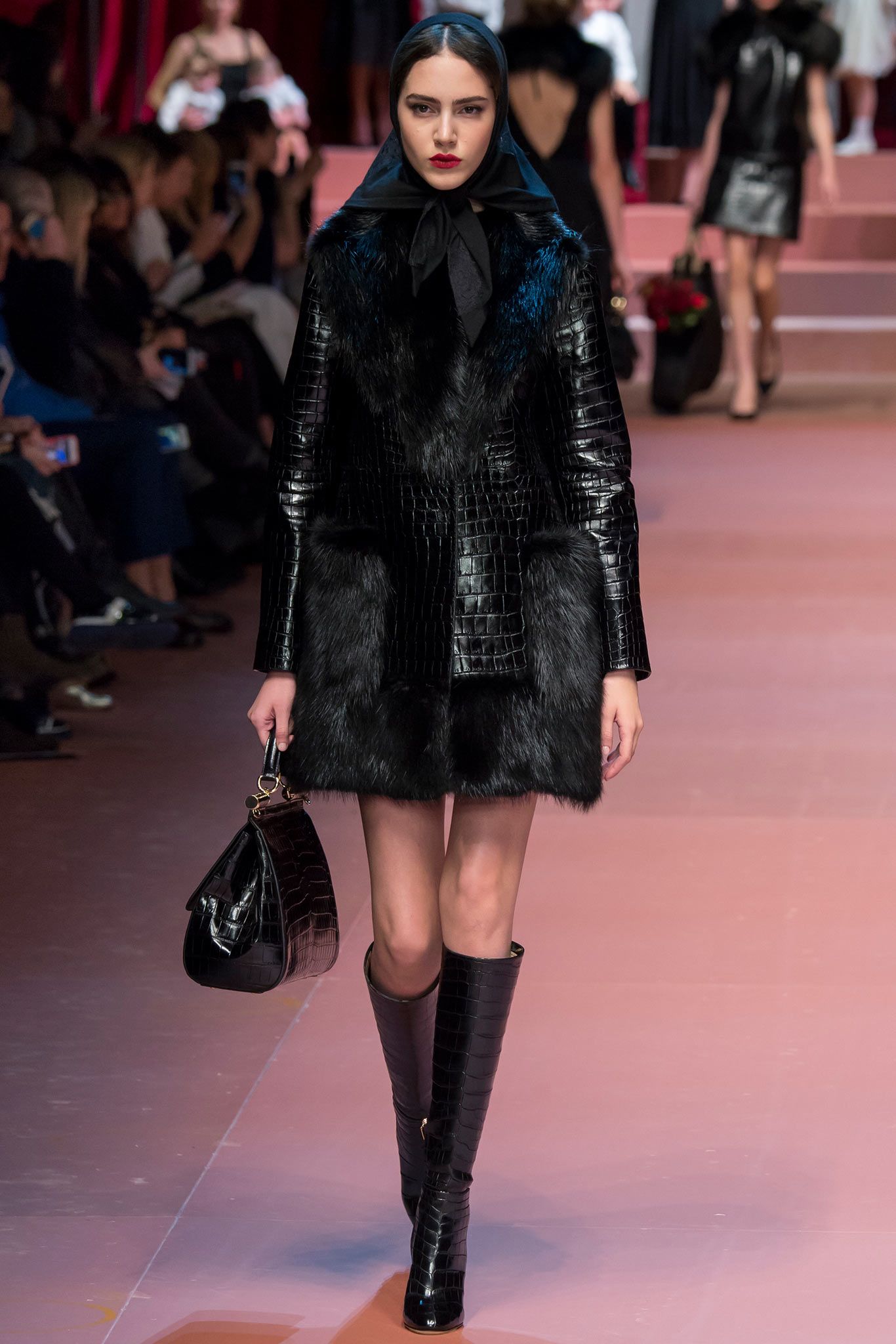 Dolce & Gabbana Fall 2015 Ready-to-Wear Look 56