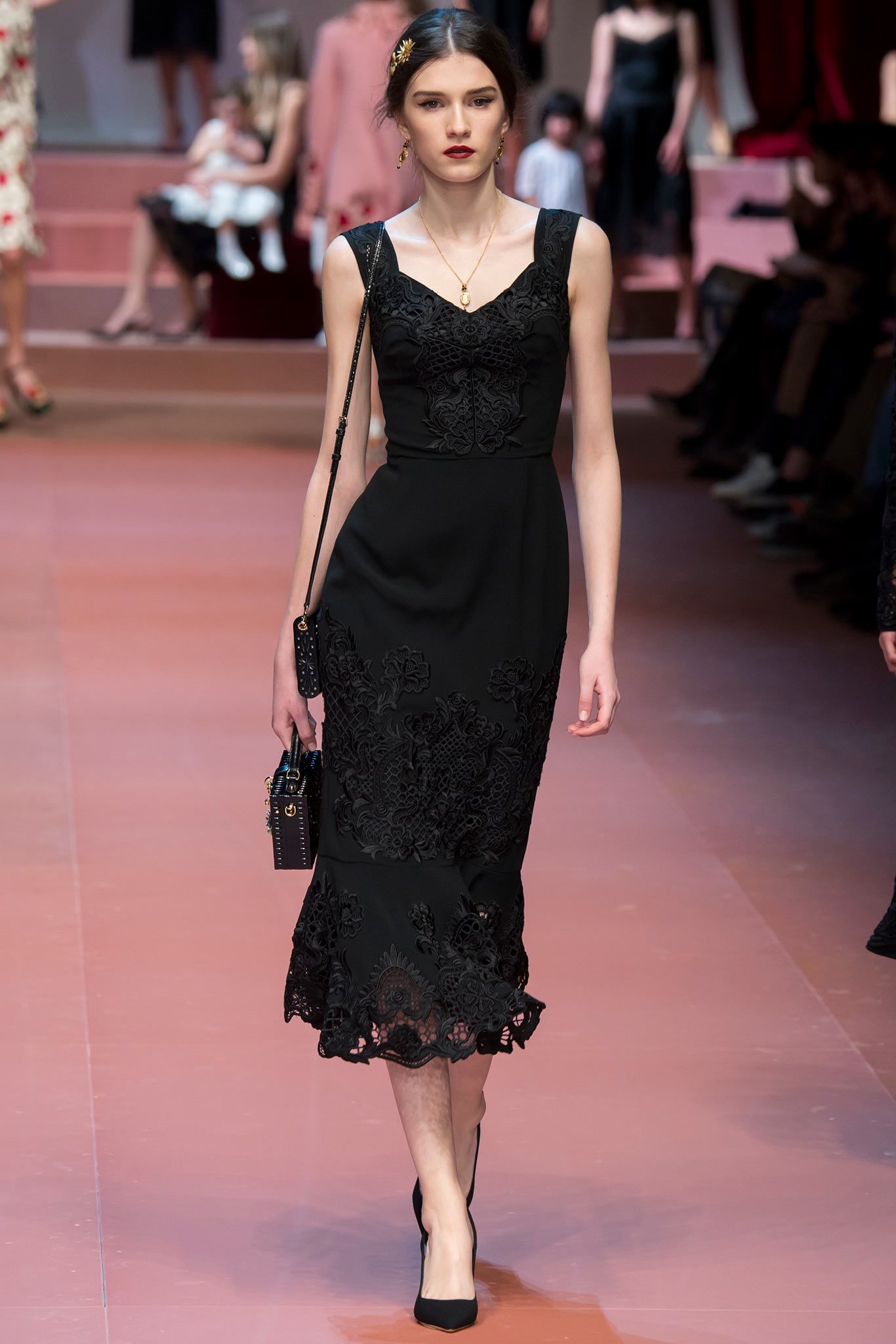 Dolce & Gabbana Fall 2015 Ready-to-Wear Look 57