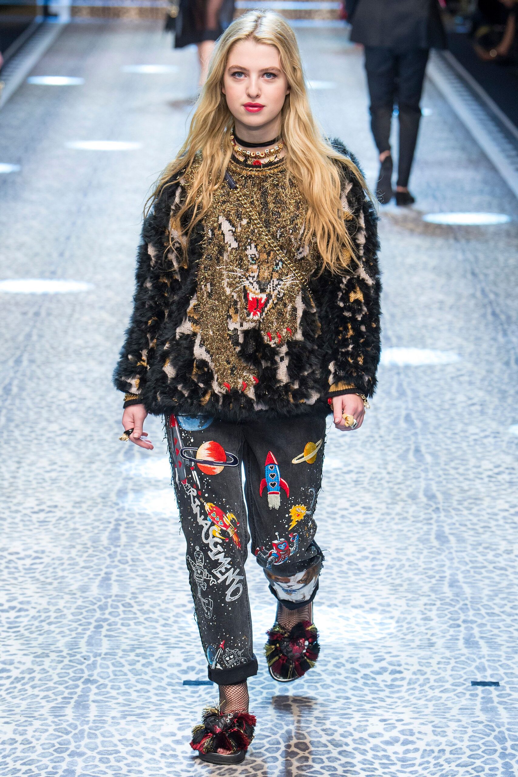 black fur long-sleeve relaxed embroidered sweater