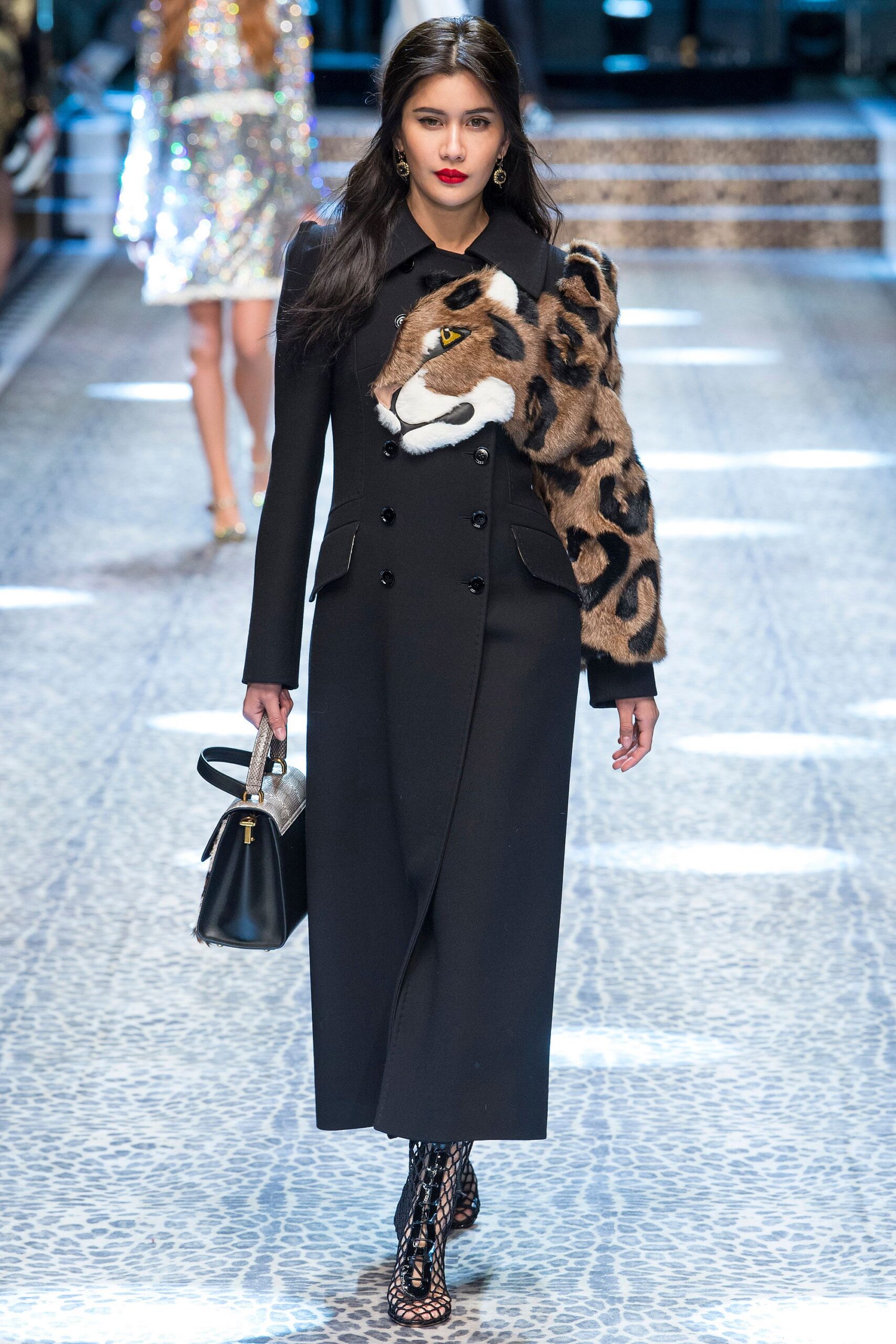 black wool long-sleeve collared fitted pockets embroidered coat