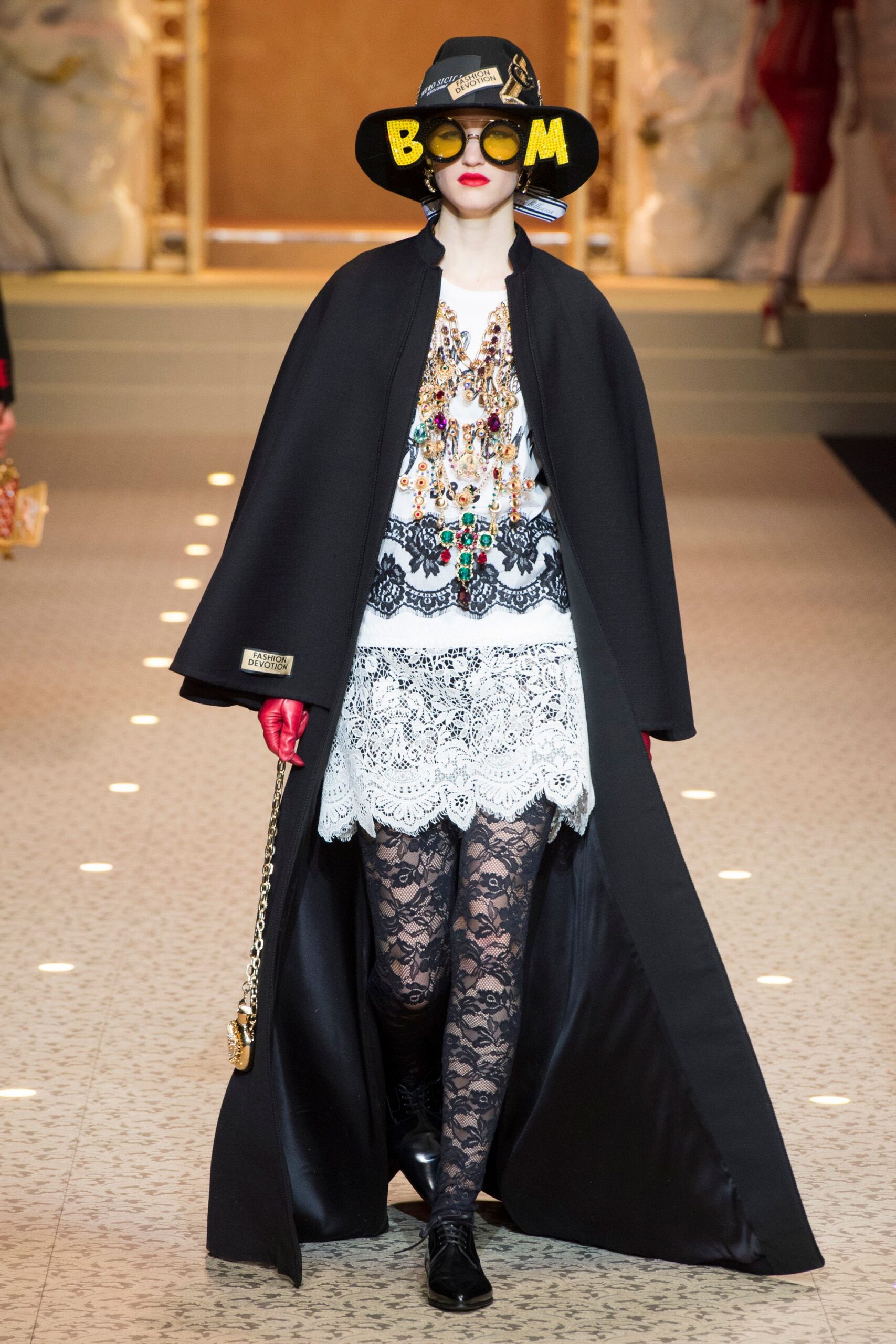 Dolce & Gabbana Fall 2018 Ready-to-Wear Look 110