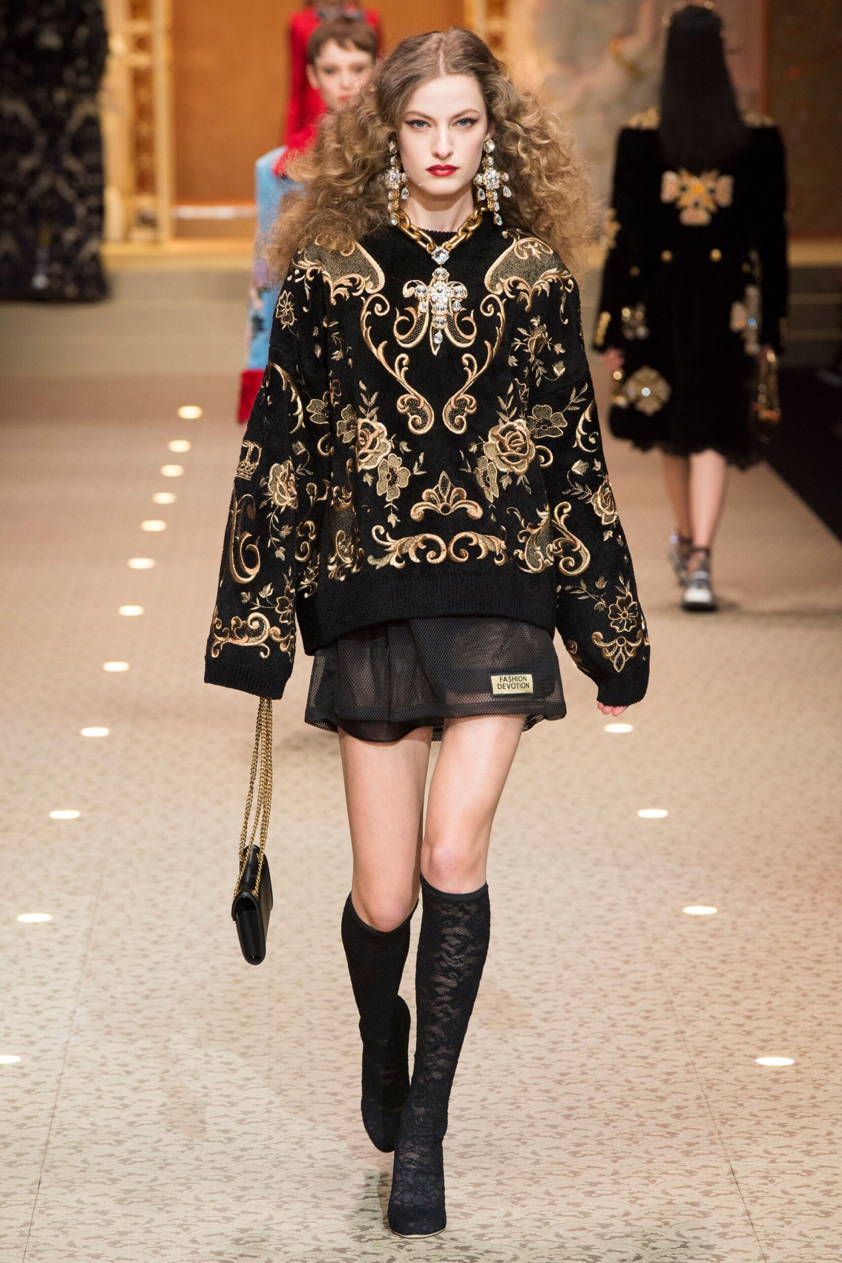Dolce & Gabbana Fall 2018 Ready-to-Wear Look 17