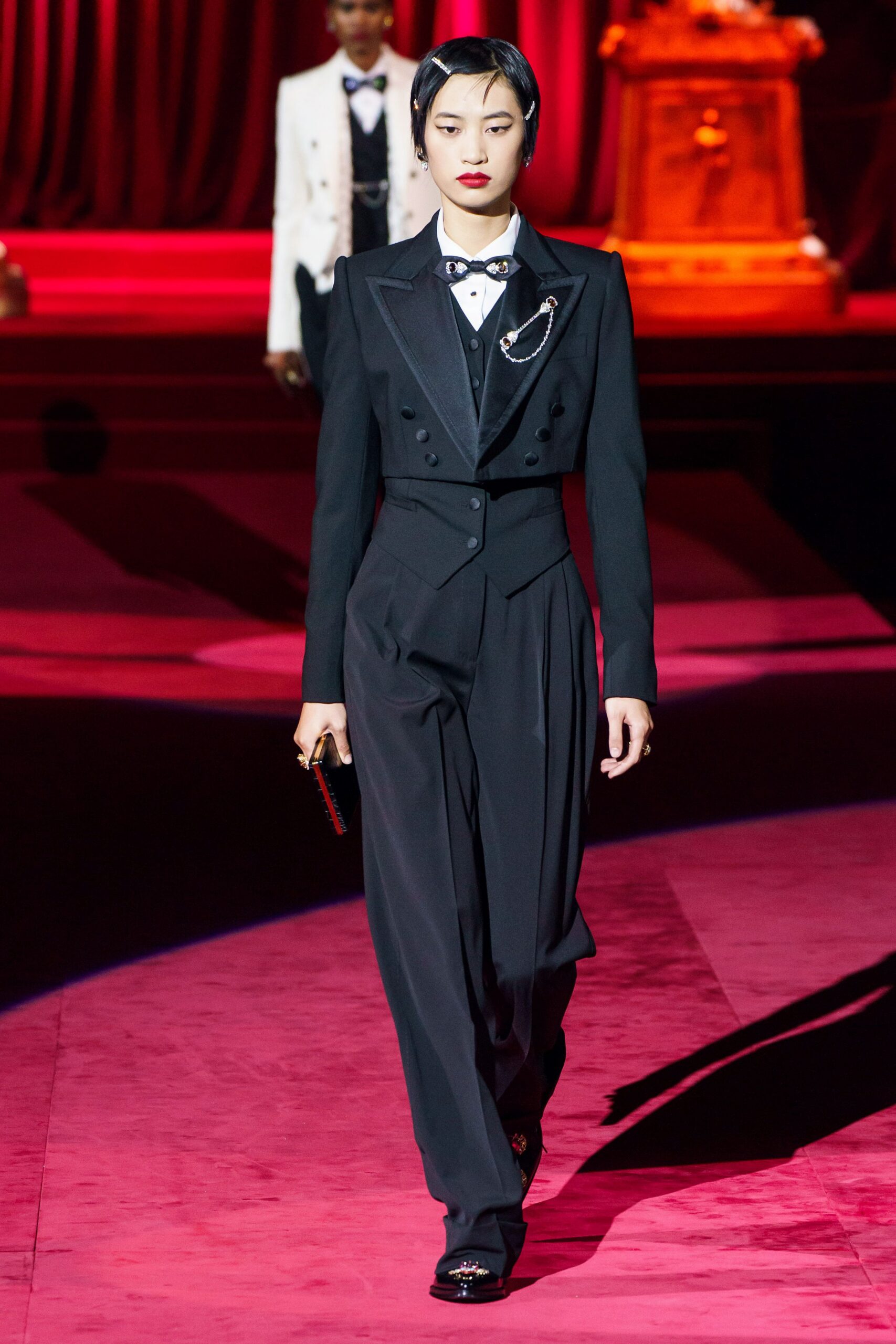 black wool long-sleeve collared tailored pleated suit