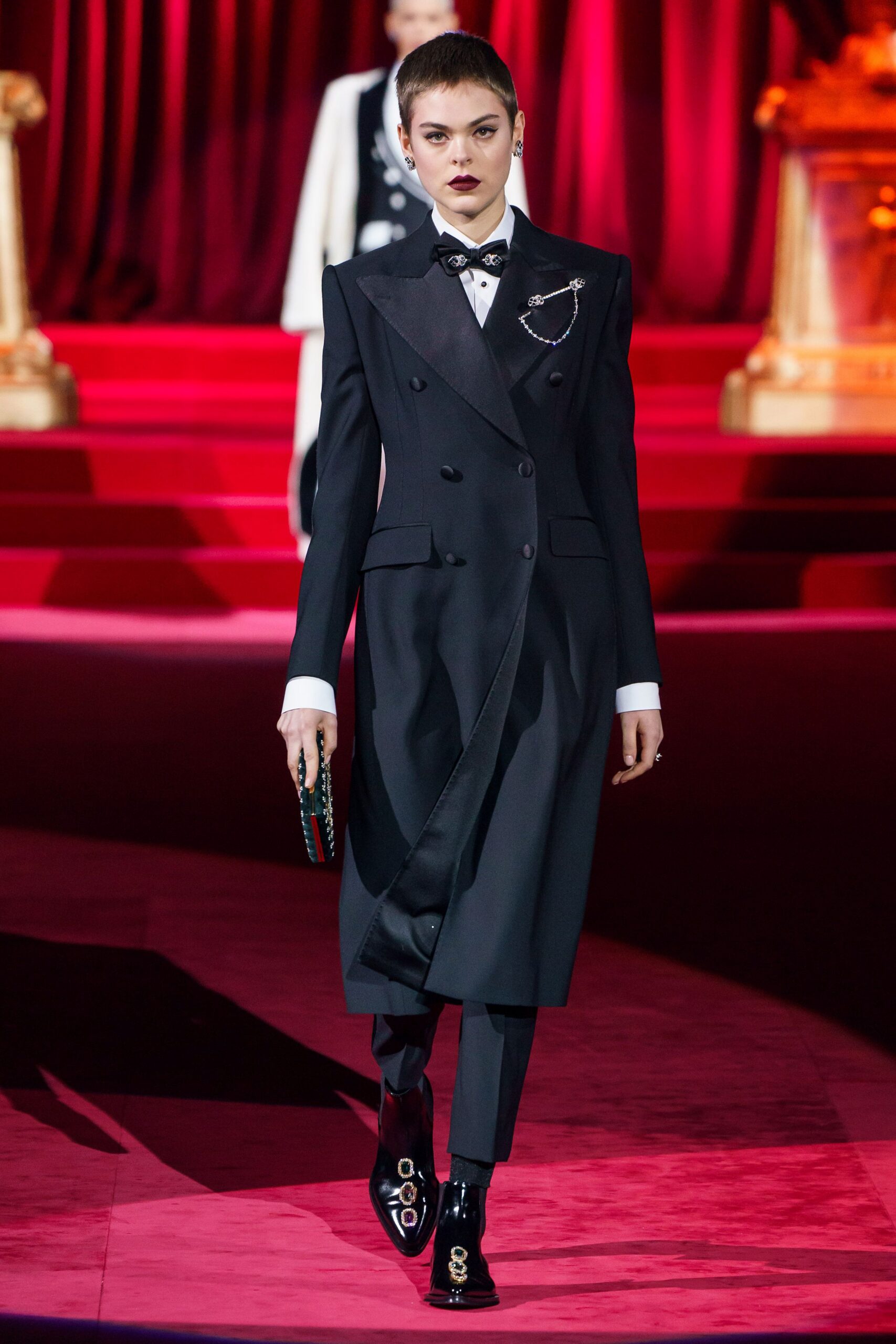 black silk long-sleeve collared tailored layered suit