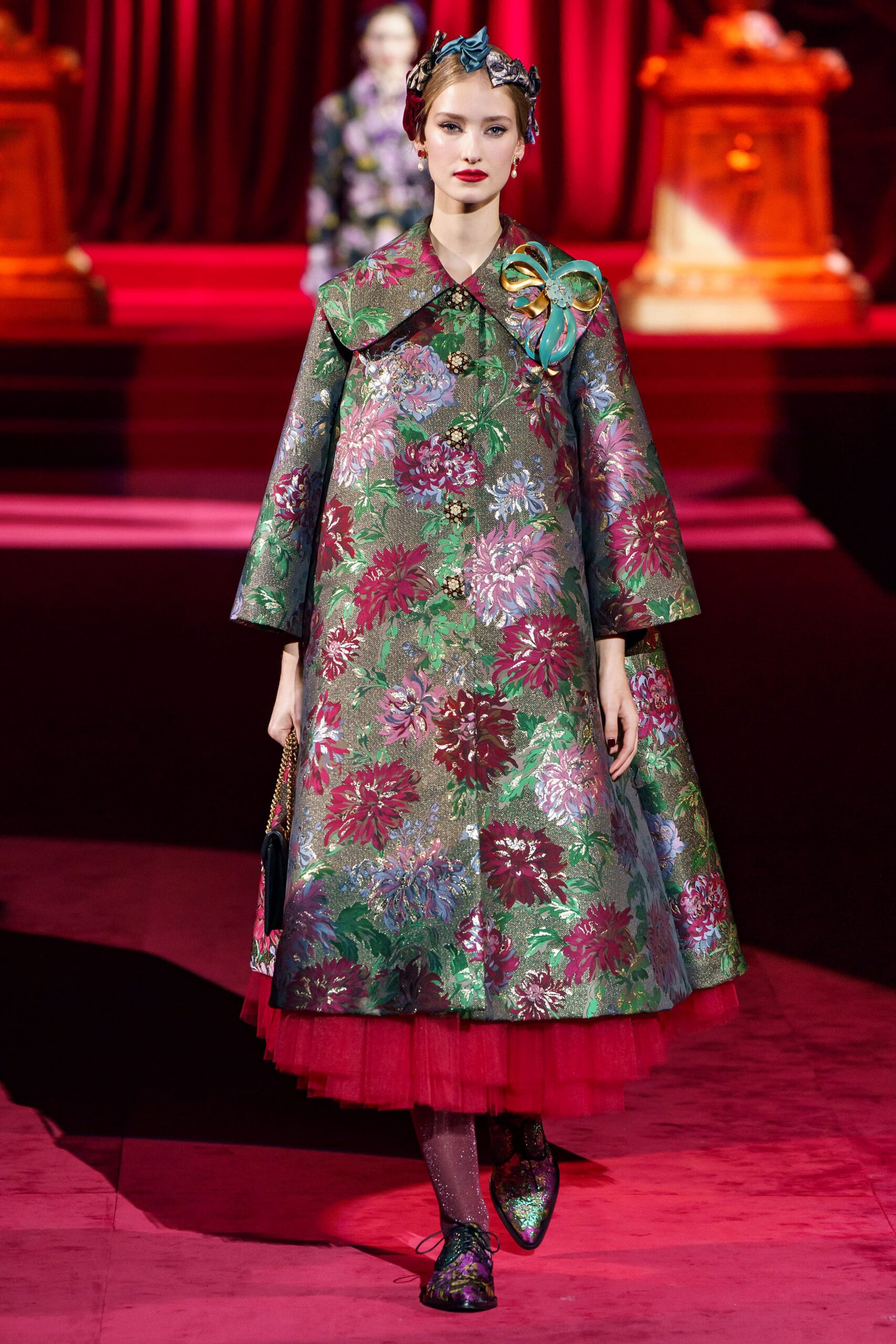 green silk long-sleeve collared relaxed floral embroidered coat